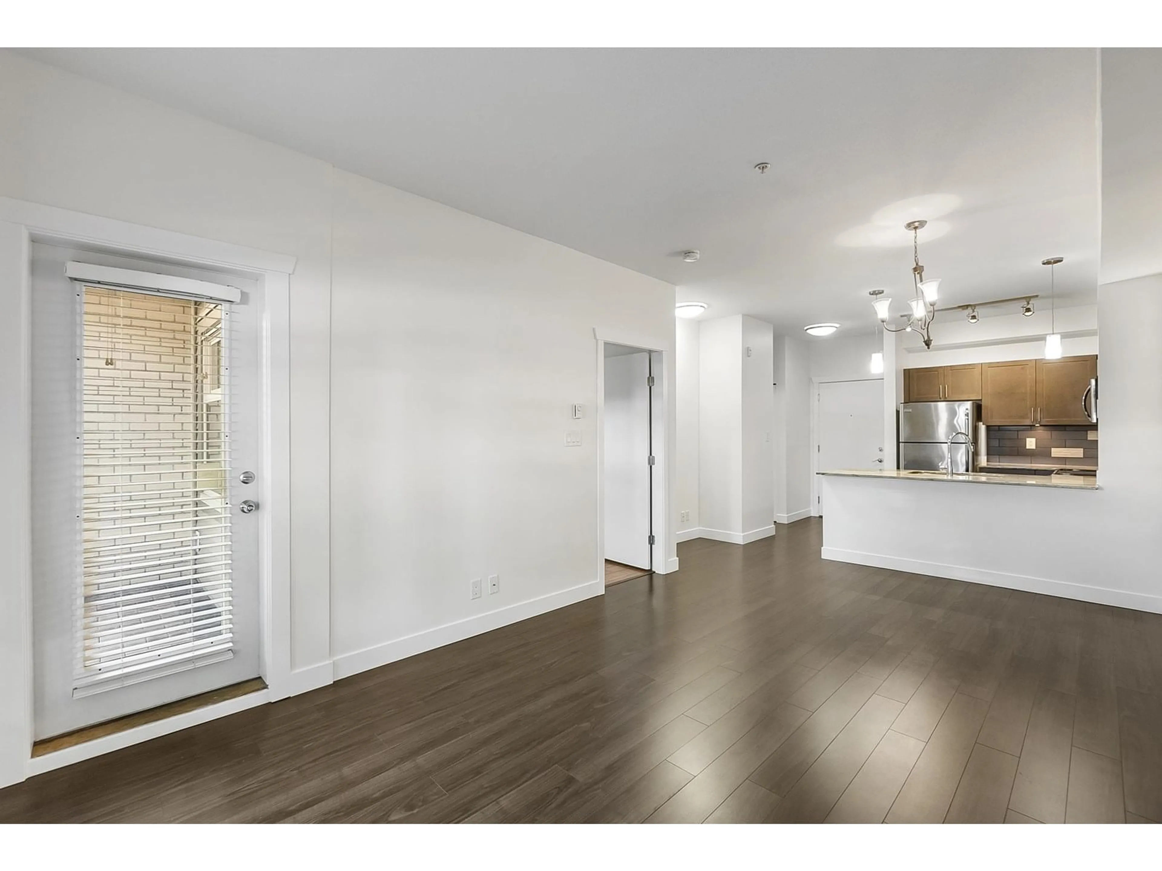 A pic of a room for L115 - 13468 KING GEORGE, Surrey British Columbia V3T0H5