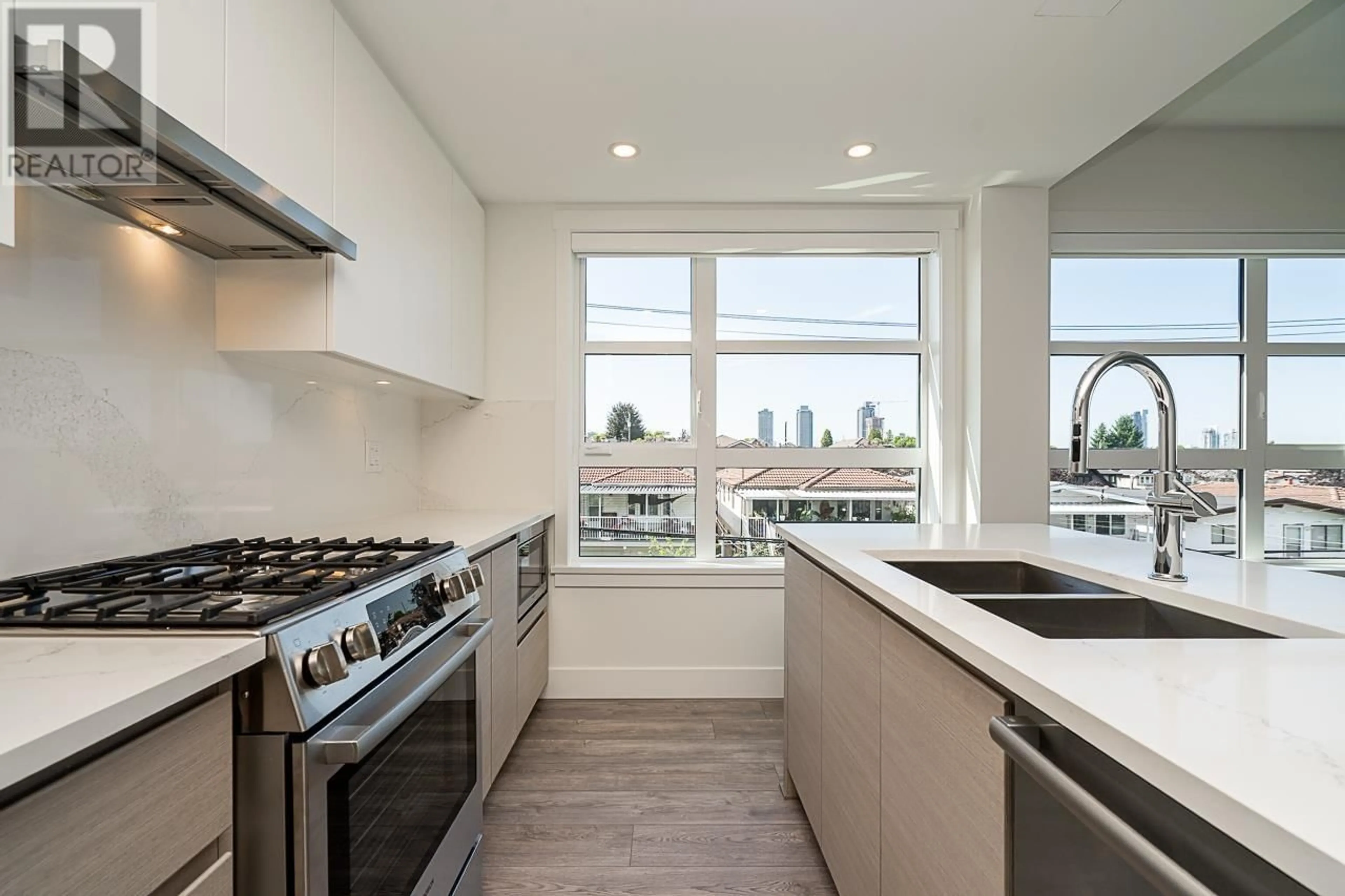 Unknown for 313 - 4788 HASTINGS STREET, Burnaby British Columbia V5C0P4