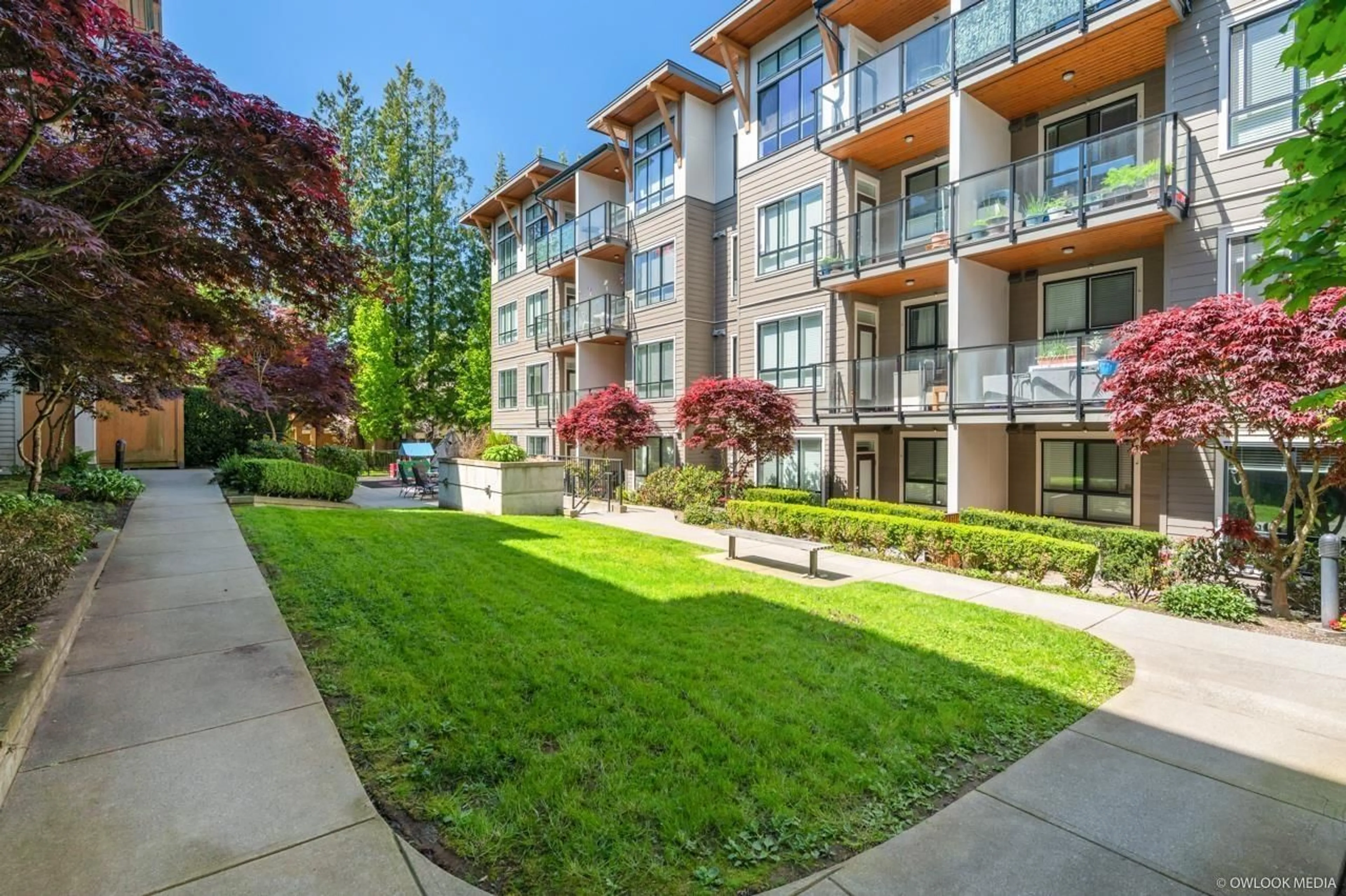Patio, street for 404 - 10455 154, Surrey British Columbia V3R0C5