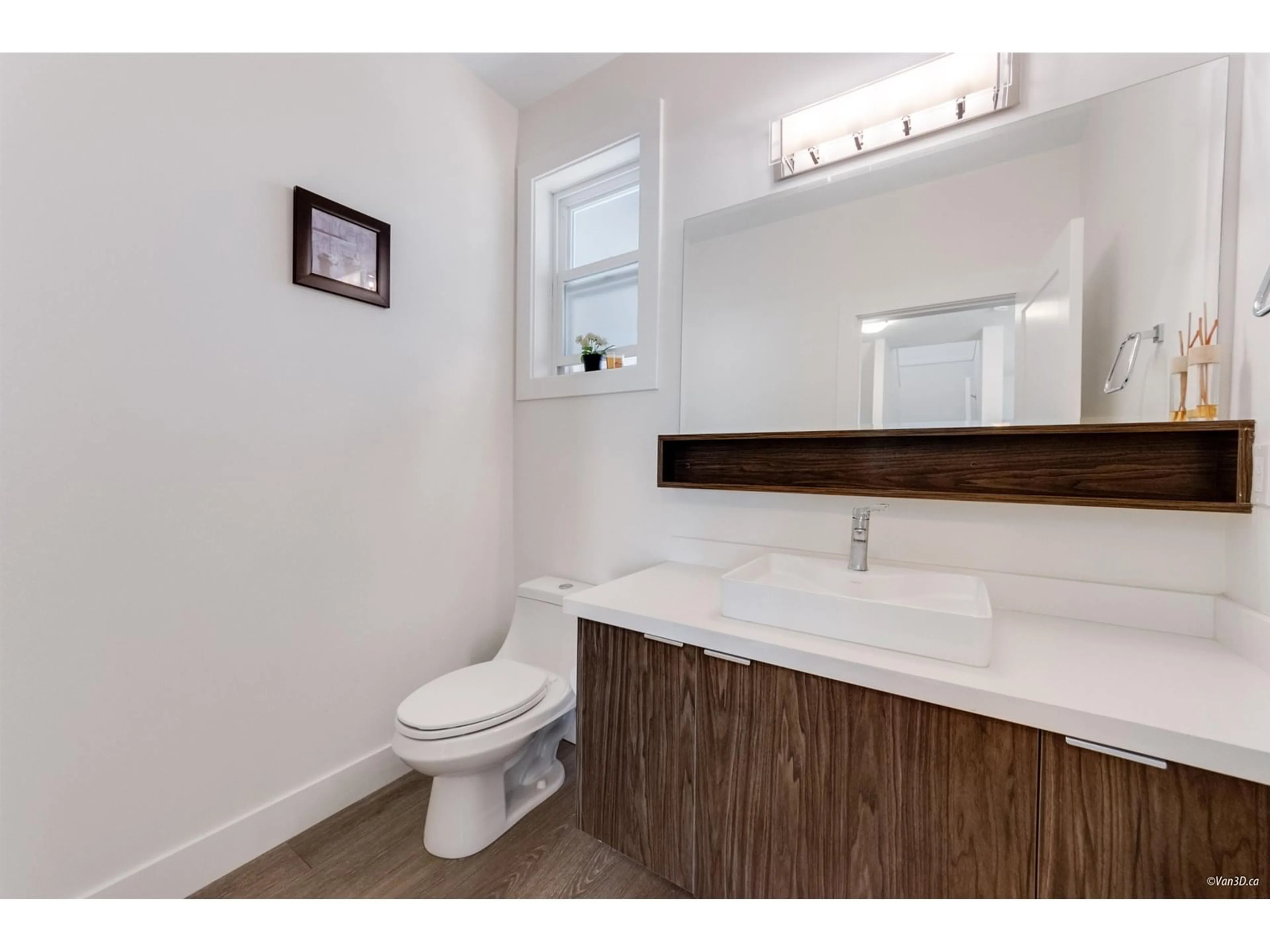 Standard bathroom, ceramic/tile floor for 23 - 1670 160, Surrey British Columbia V4A0C6