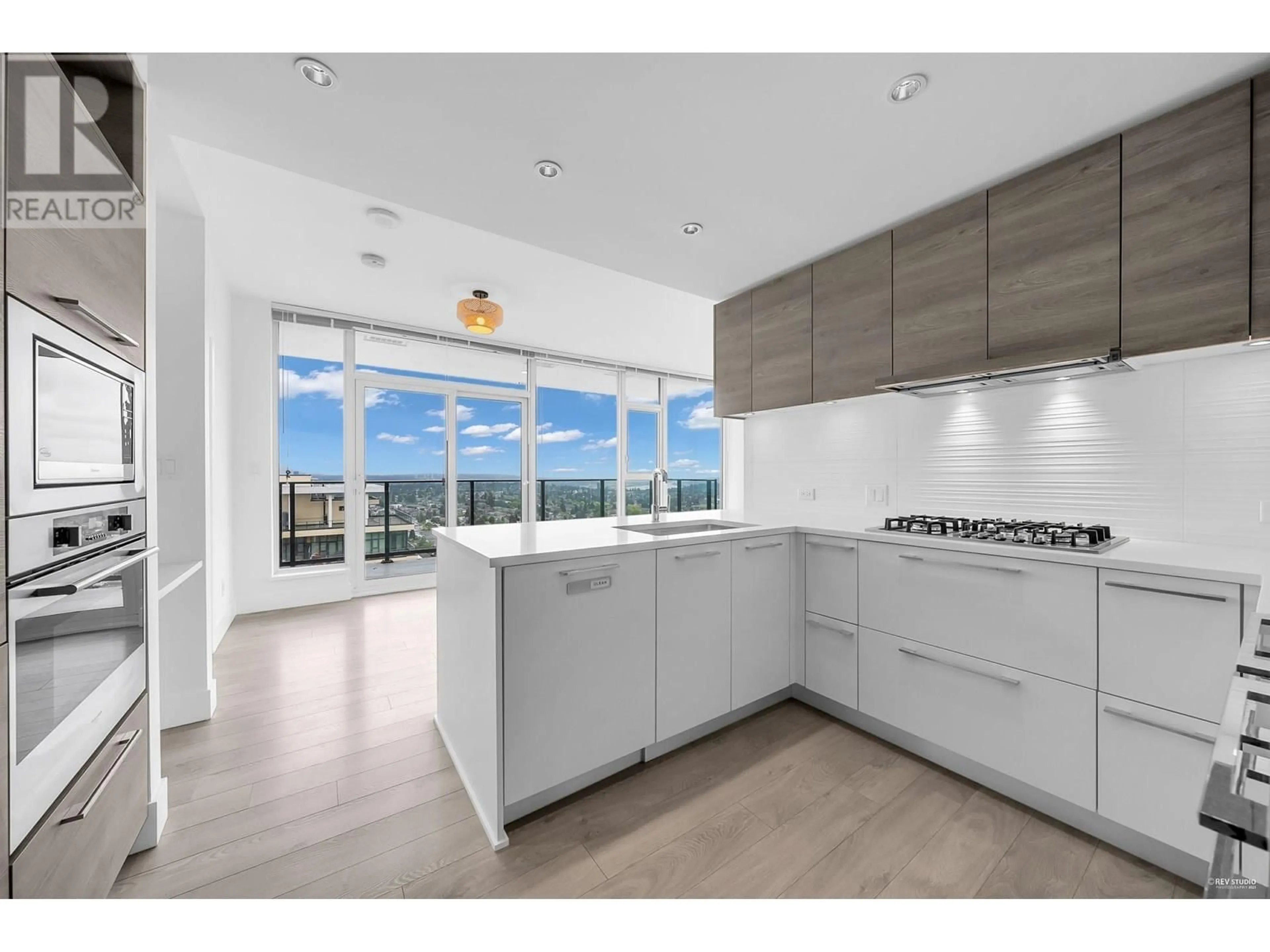 Open concept kitchen, ceramic/tile floor for 3205 - 7358 EDMONDS STREET, Burnaby British Columbia V3N0H1