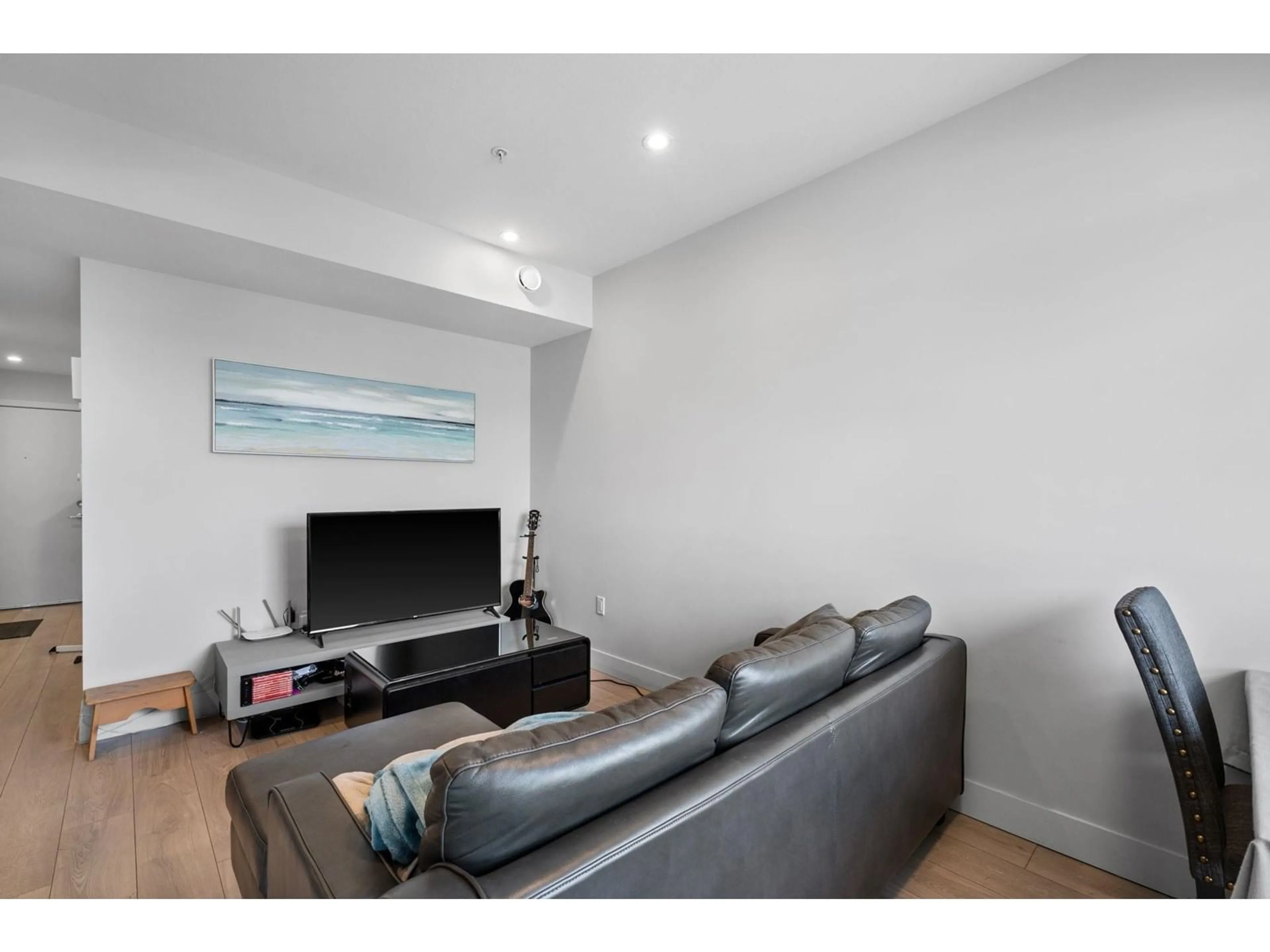 Living room with furniture, unknown for 501 - 1516 MCCALLUM, Abbotsford British Columbia V2S0L9