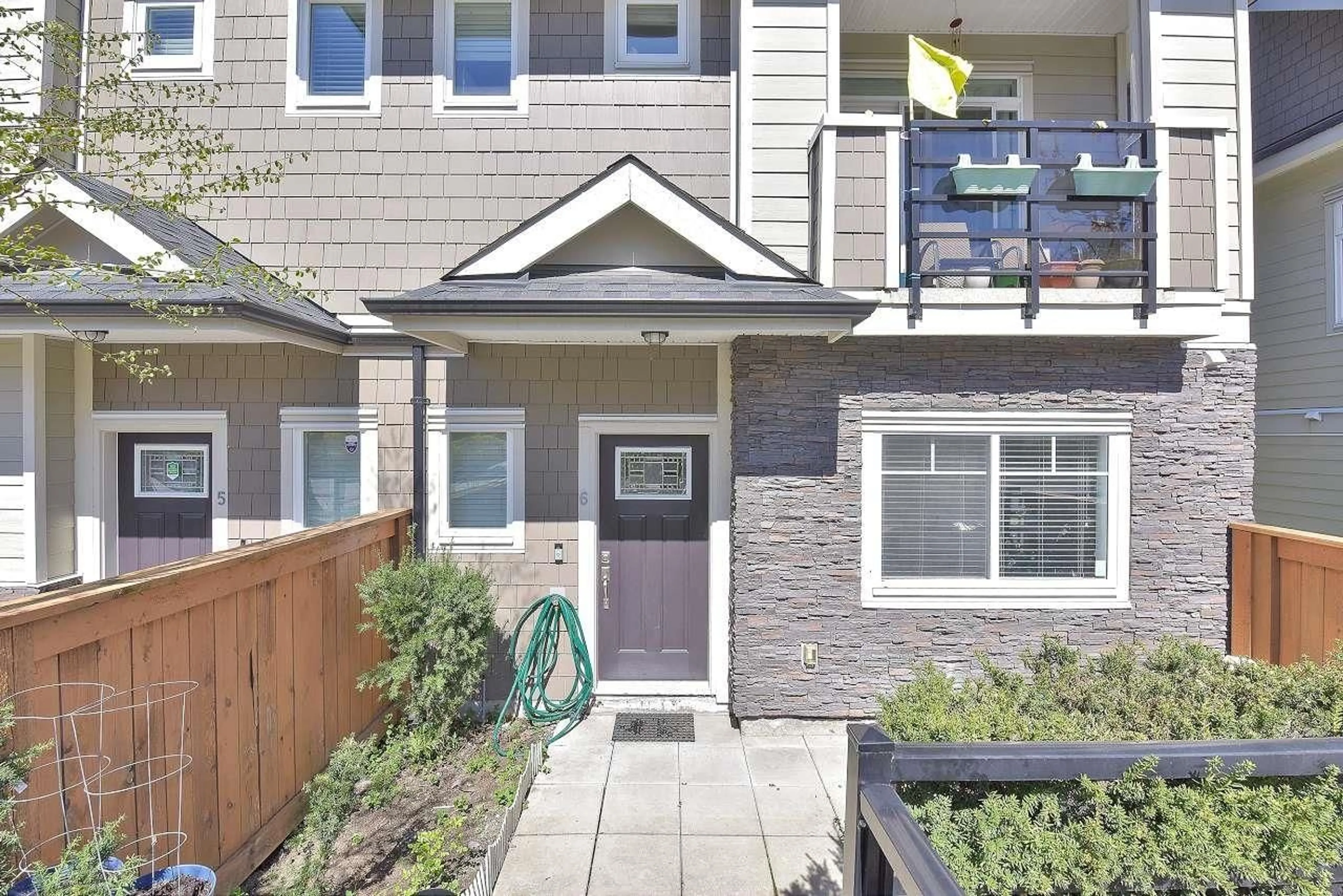 Unknown for 6 - 14285 64, Surrey British Columbia V3W1Z2