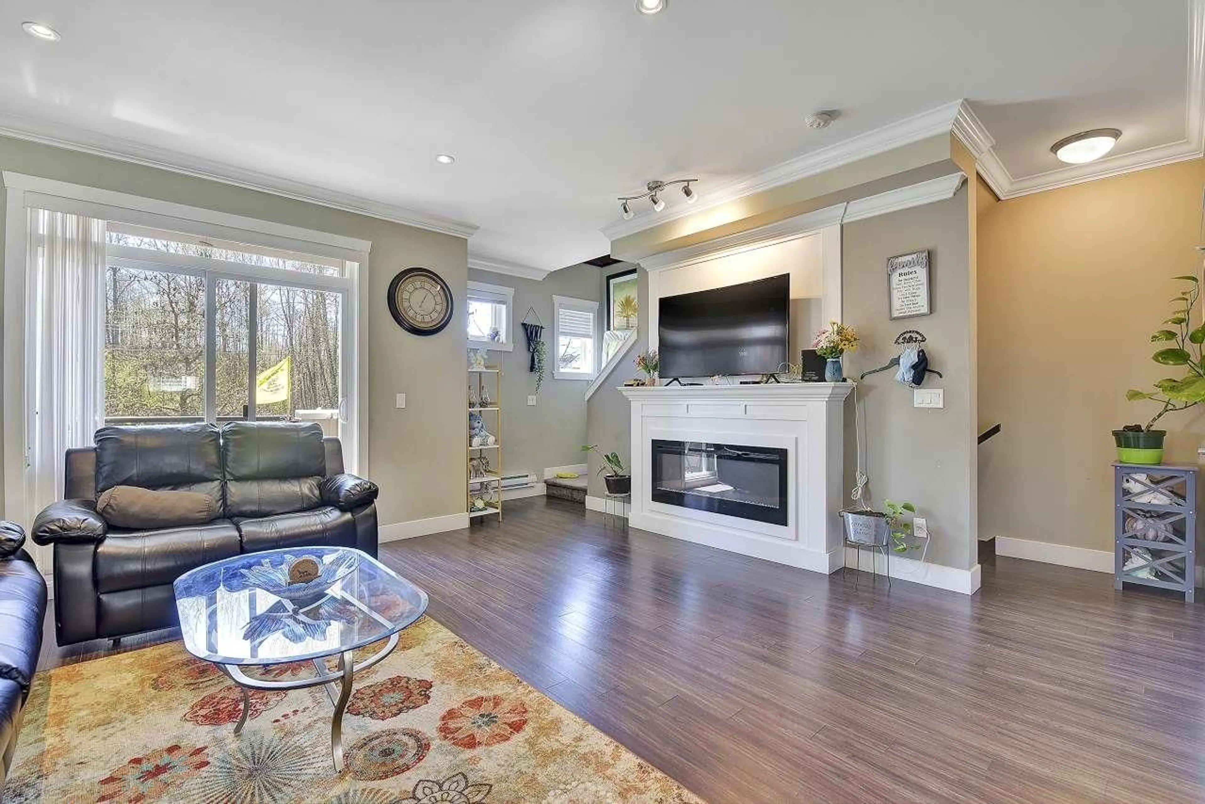 Living room with furniture, unknown for 6 - 14285 64, Surrey British Columbia V3W1Z2