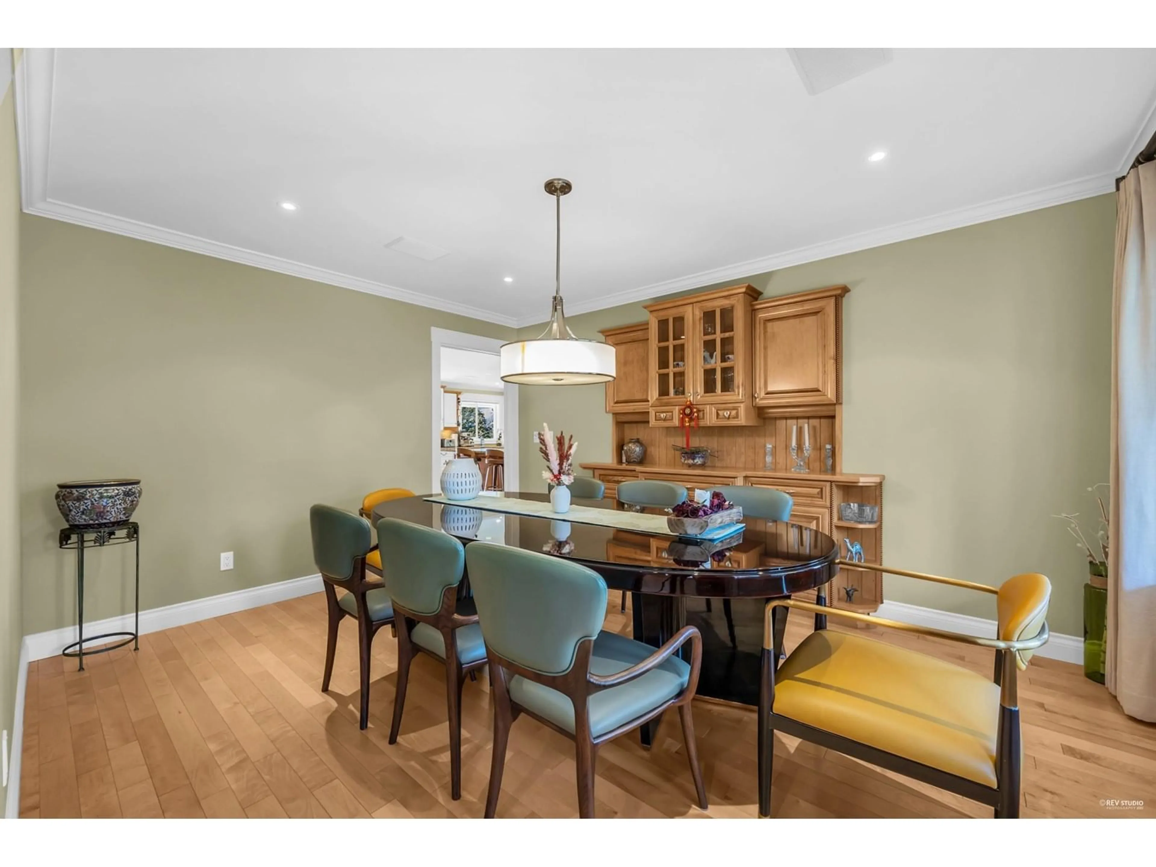 Dining room, wood/laminate floor for 17377 28A, Surrey British Columbia V3Z0E7