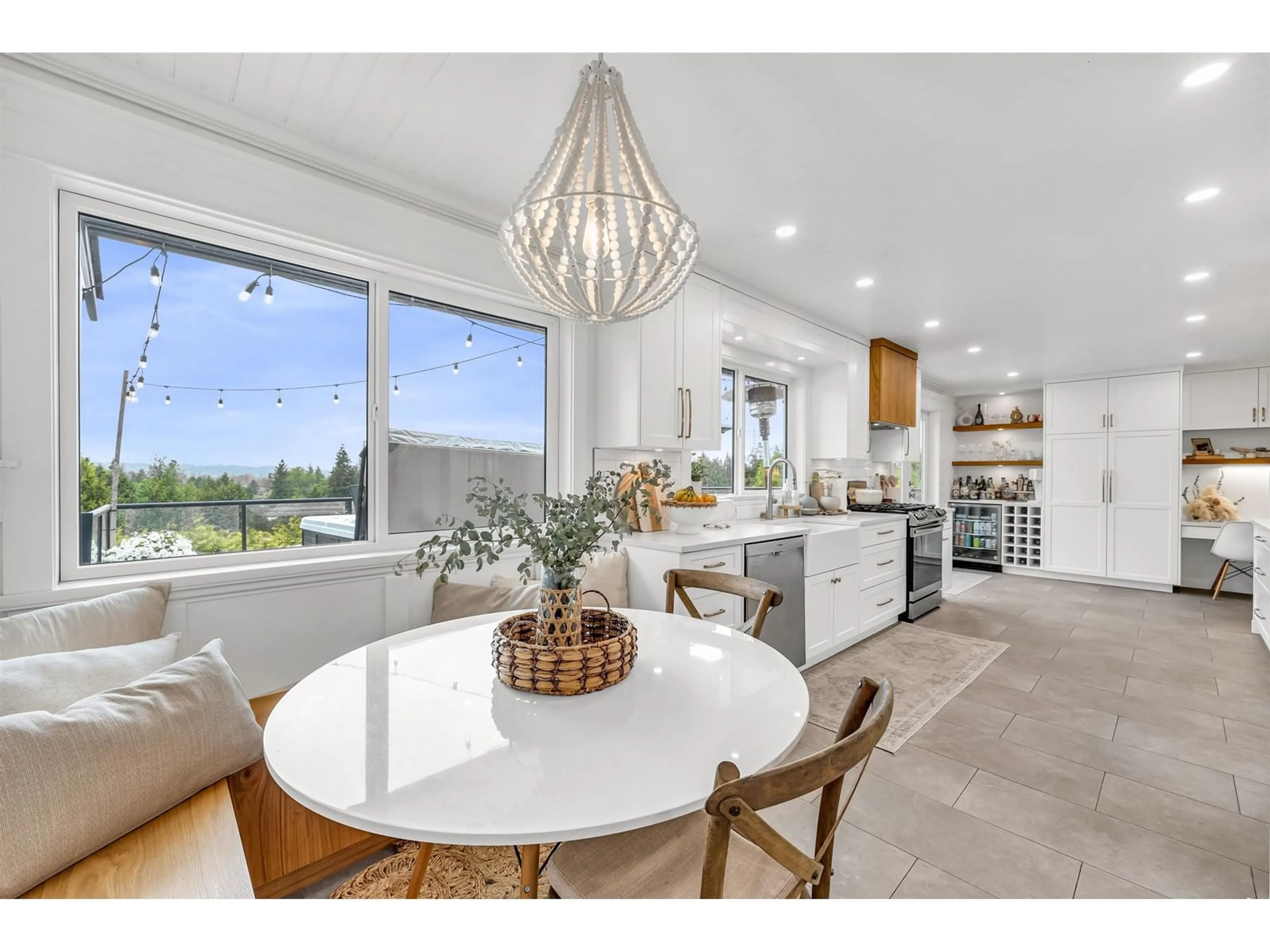 Open concept kitchen, ceramic/tile floor for 20755 46A, Langley British Columbia V3A3K1
