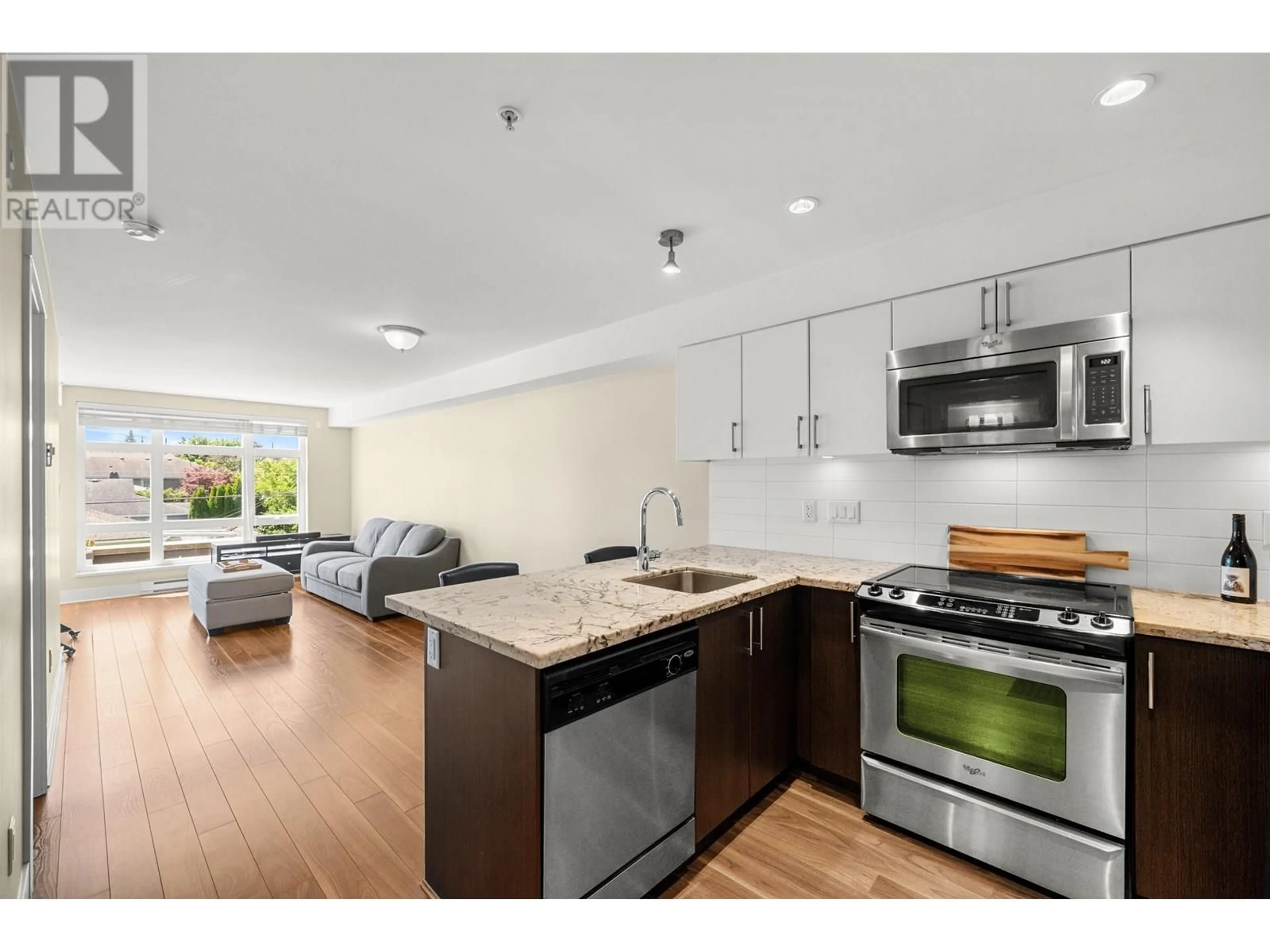 Open concept kitchen, unknown for 319 - 85 EIGHTH AVENUE, New Westminster British Columbia V3L0E9