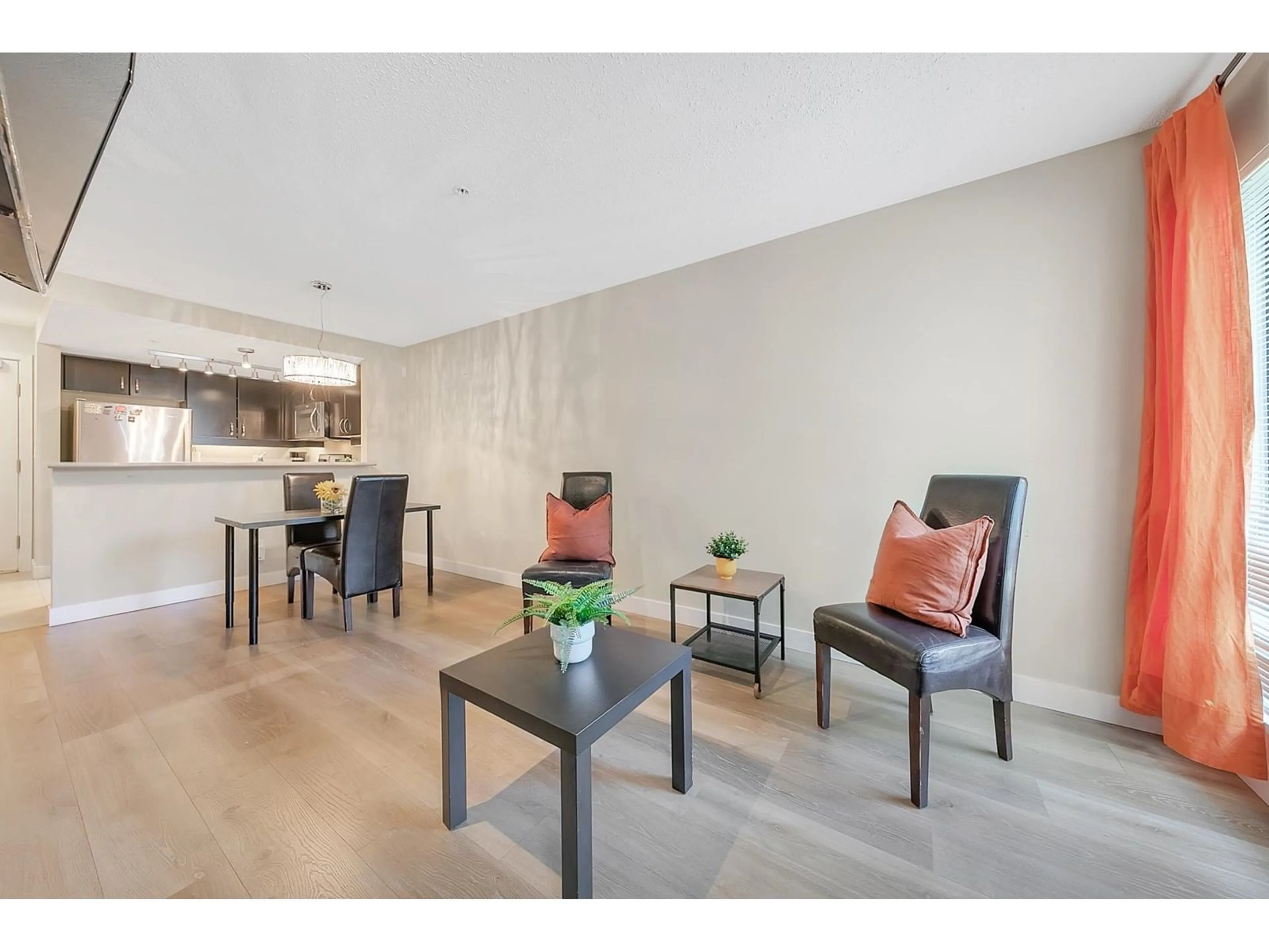 Unknown for 334 - 10838 CITY, Surrey British Columbia V3T5X9