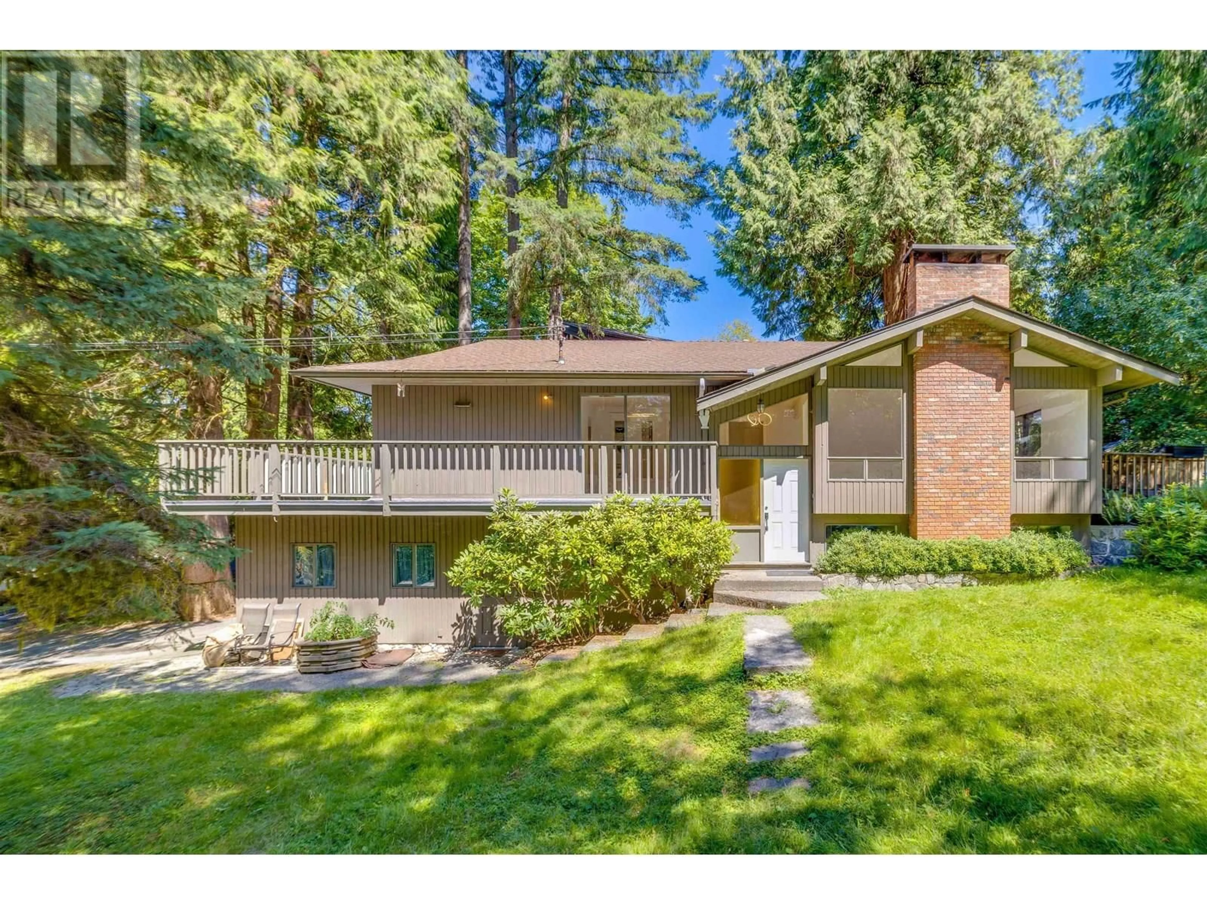 Home with vinyl exterior material, unknown for 4755 COVE CLIFF ROAD, North Vancouver British Columbia V7G1H8