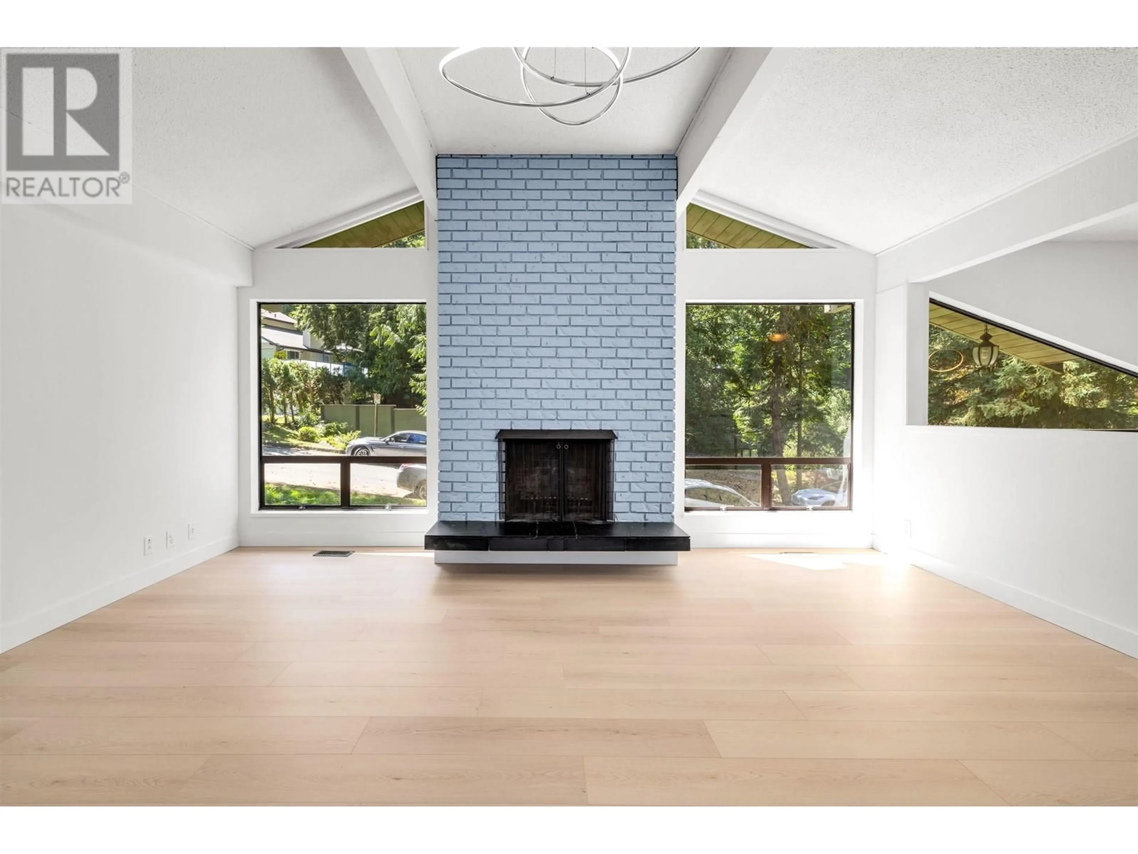 Unknown for 4755 COVE CLIFF ROAD, North Vancouver British Columbia V7G1H8