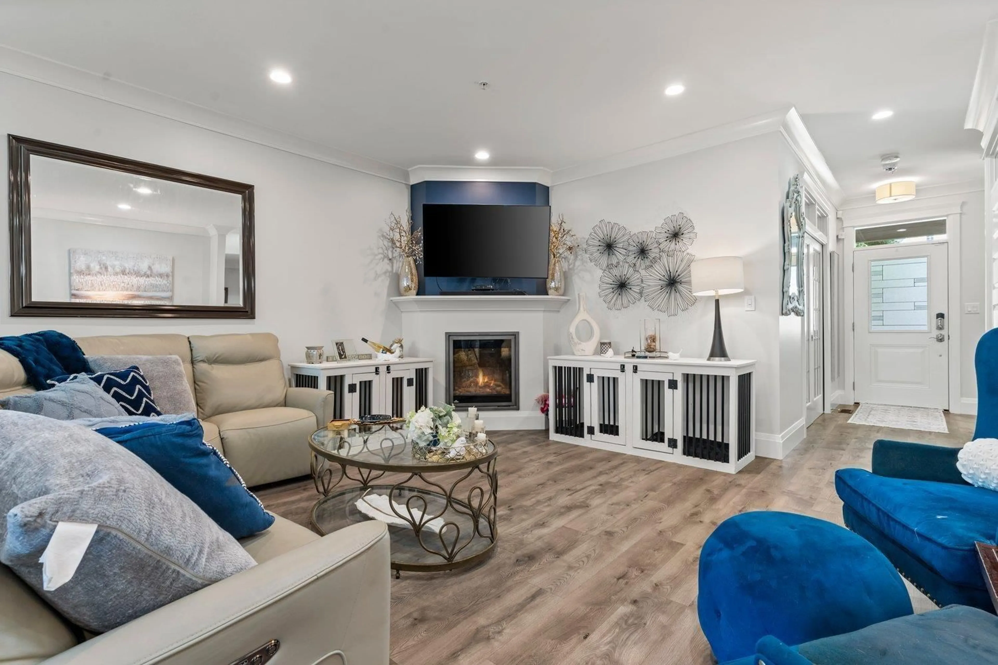 Living room with furniture, unknown for 2 - 45234 NICOMEN CRESCENT, Sardis British Columbia V2R0R2