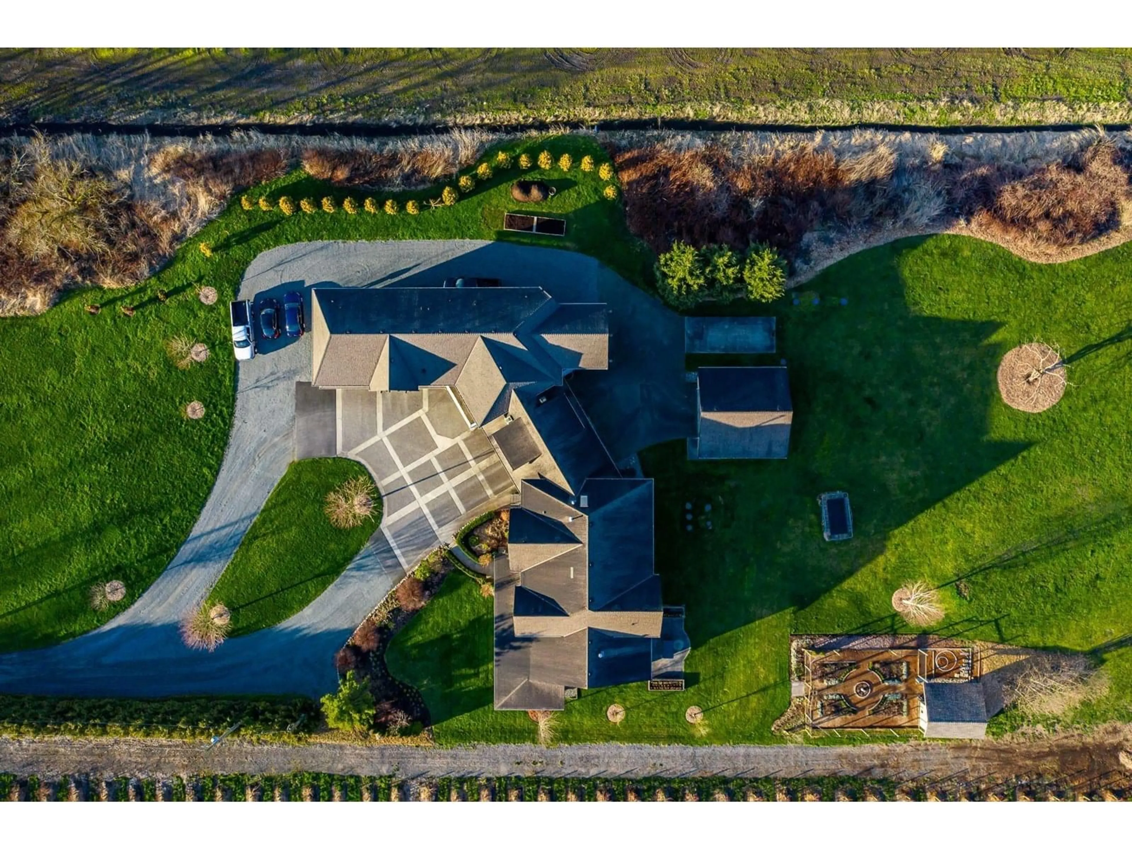A pic from outside/outdoor area/front of a property/back of a property/a pic from drone, street for 3180 216, Langley British Columbia V2Z2E6