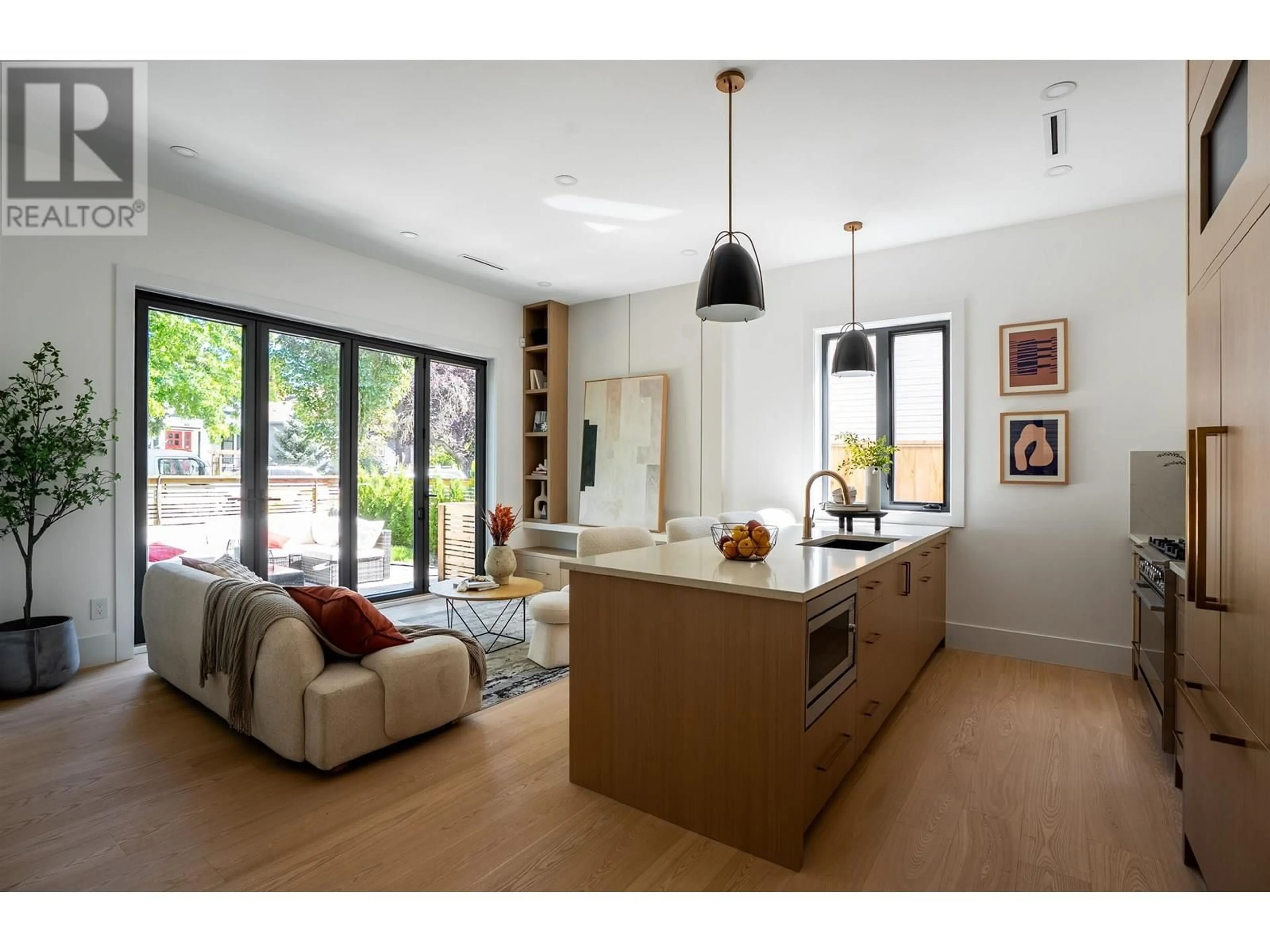 Open concept kitchen, unknown for 1 - 356 40TH AVENUE, Vancouver British Columbia V5W1L9