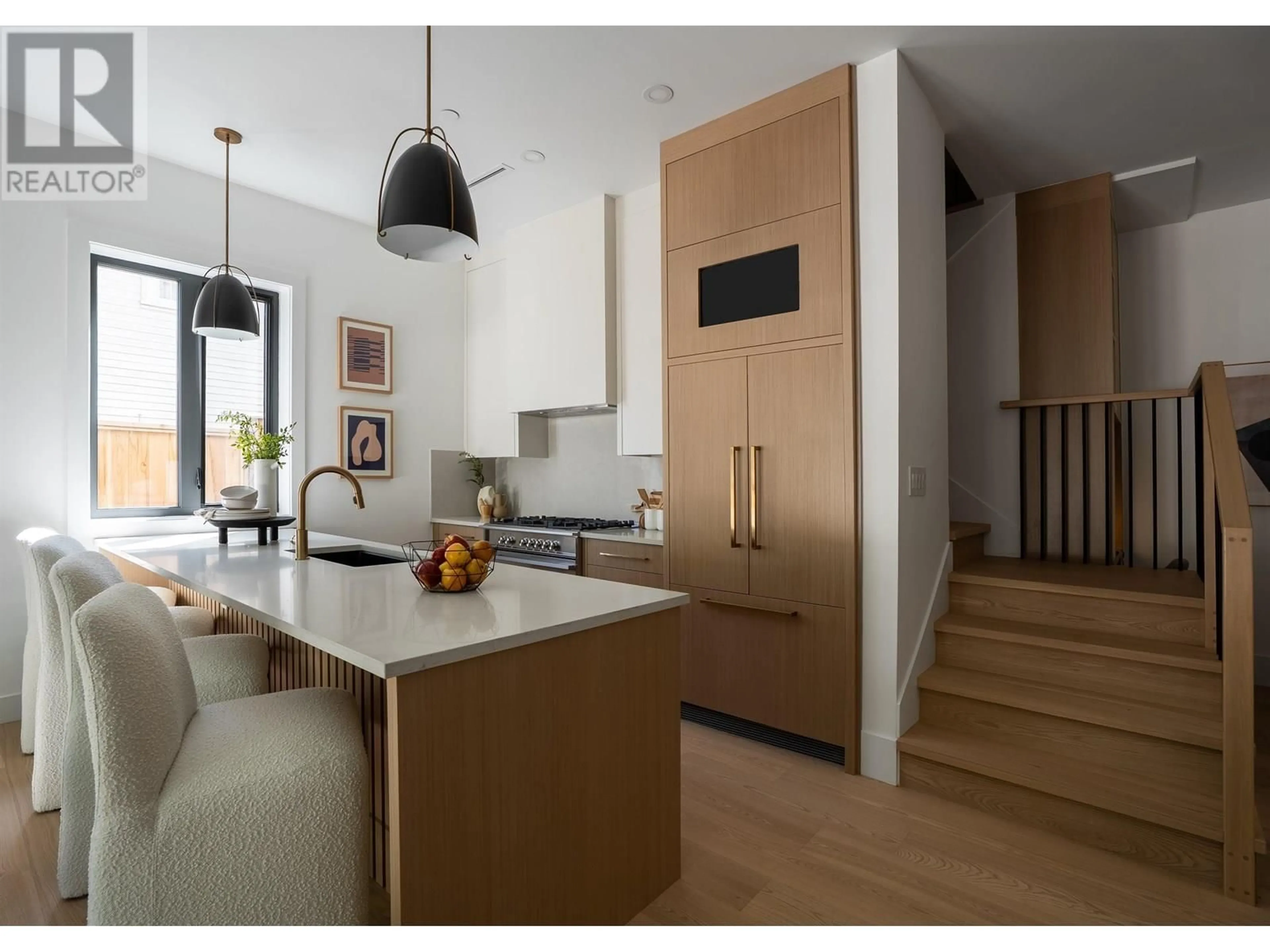 Contemporary kitchen, unknown for 1 - 356 40TH AVENUE, Vancouver British Columbia V5W1L9