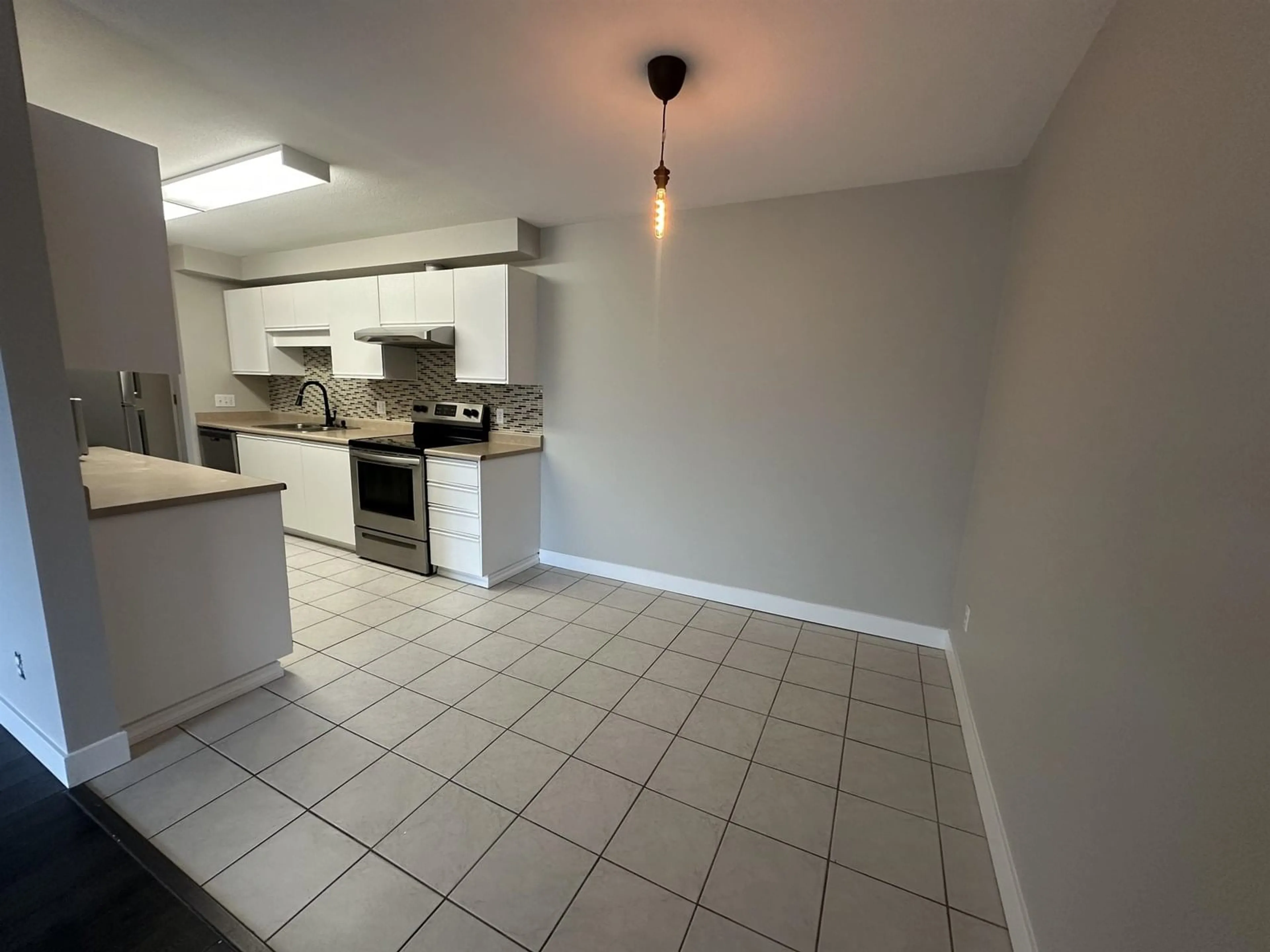 A pic of a room for 422 - 7694 EVANS ROAD, Chilliwack British Columbia V2R3W3