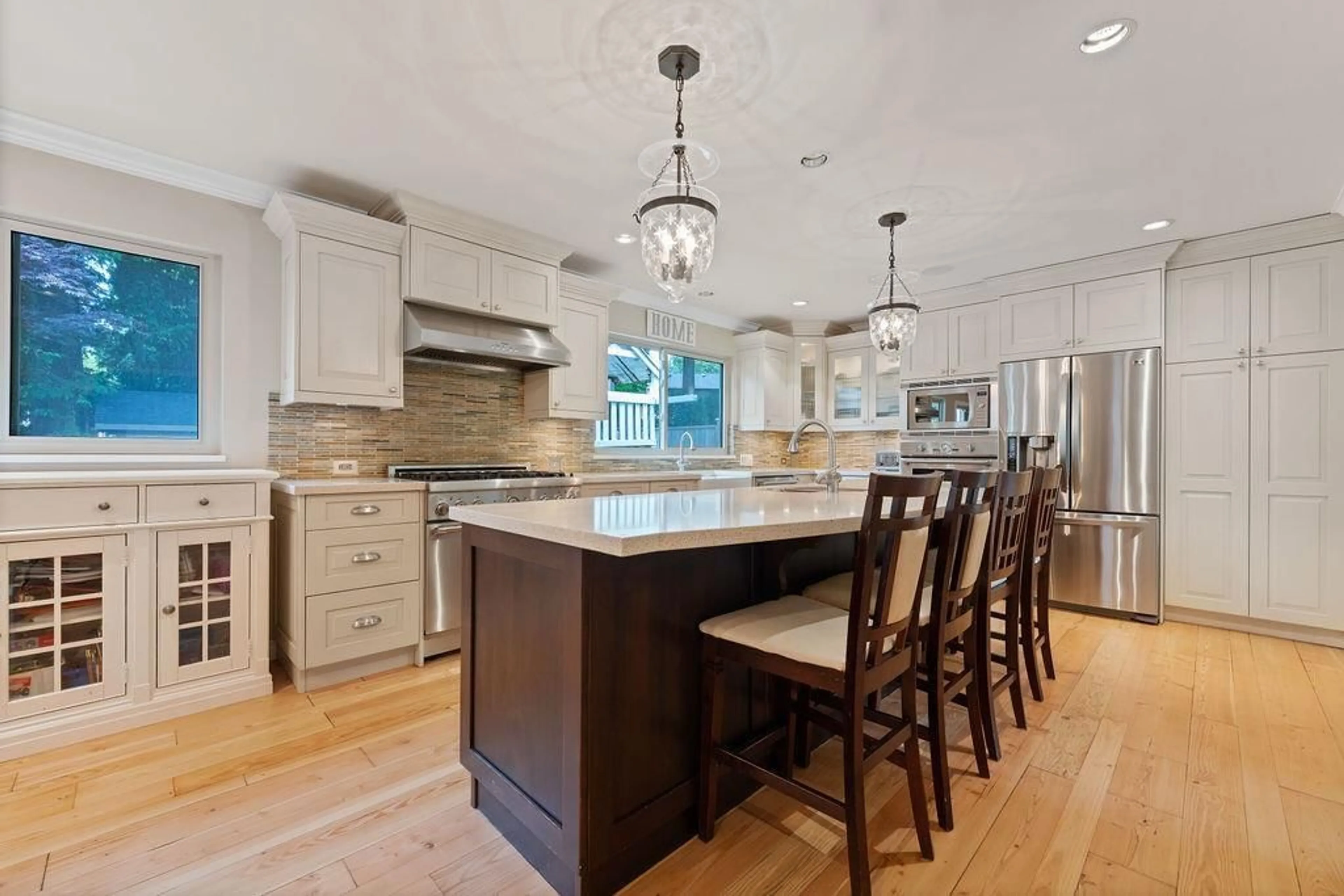Open concept kitchen, unknown for 12661 20, Surrey British Columbia V4A6J3