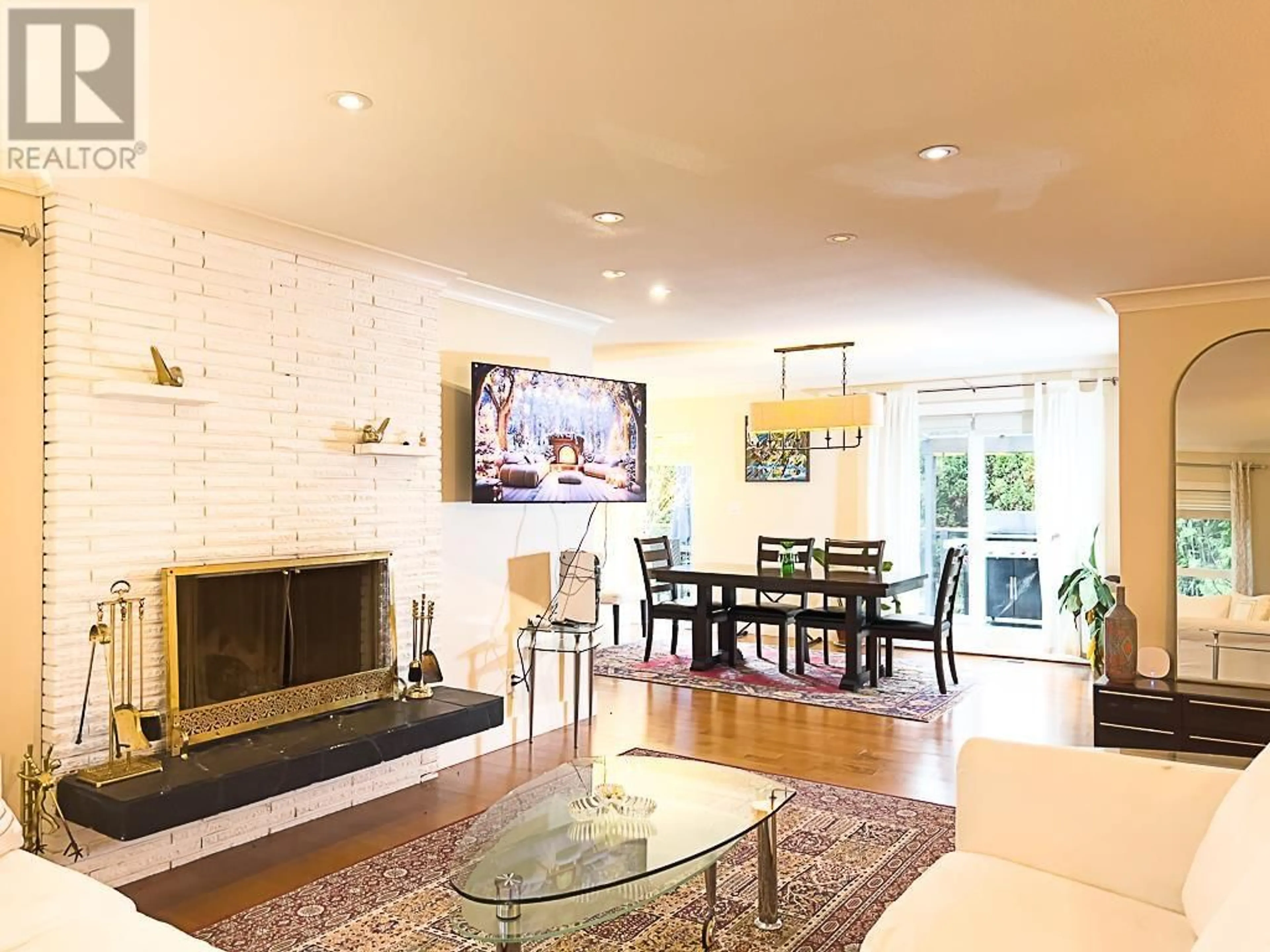 Living room with furniture, unknown for 3129 PRINCESS AVENUE, North Vancouver British Columbia V7N2E3