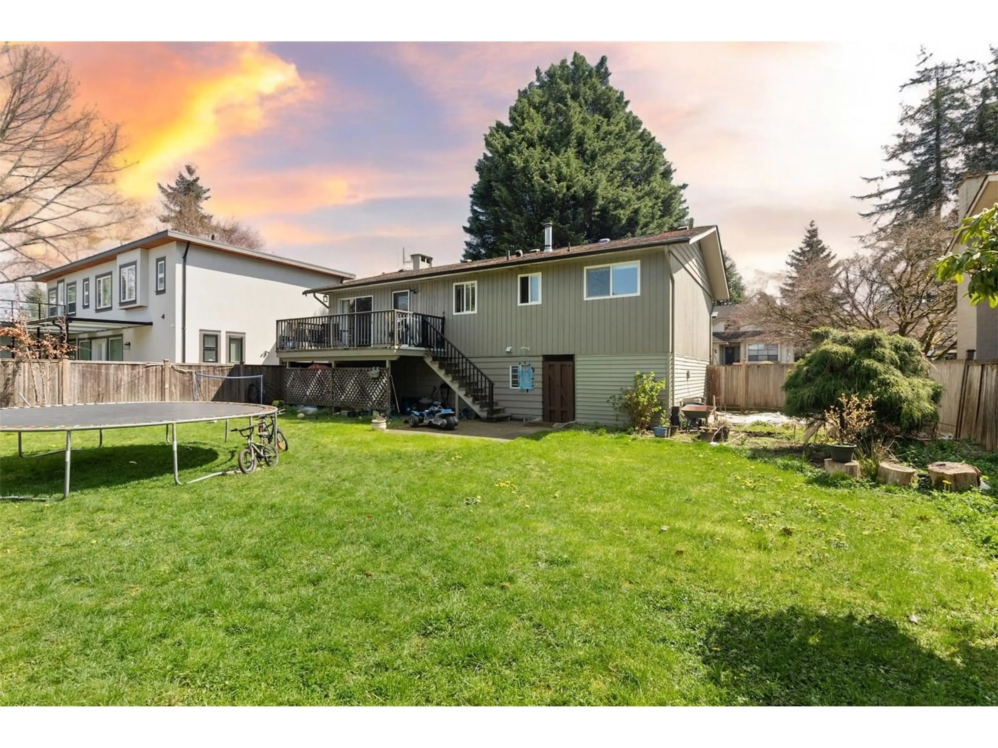 A pic from outside/outdoor area/front of a property/back of a property/a pic from drone, mountain view for 10743 DUNLOP, Delta British Columbia V4C2M7