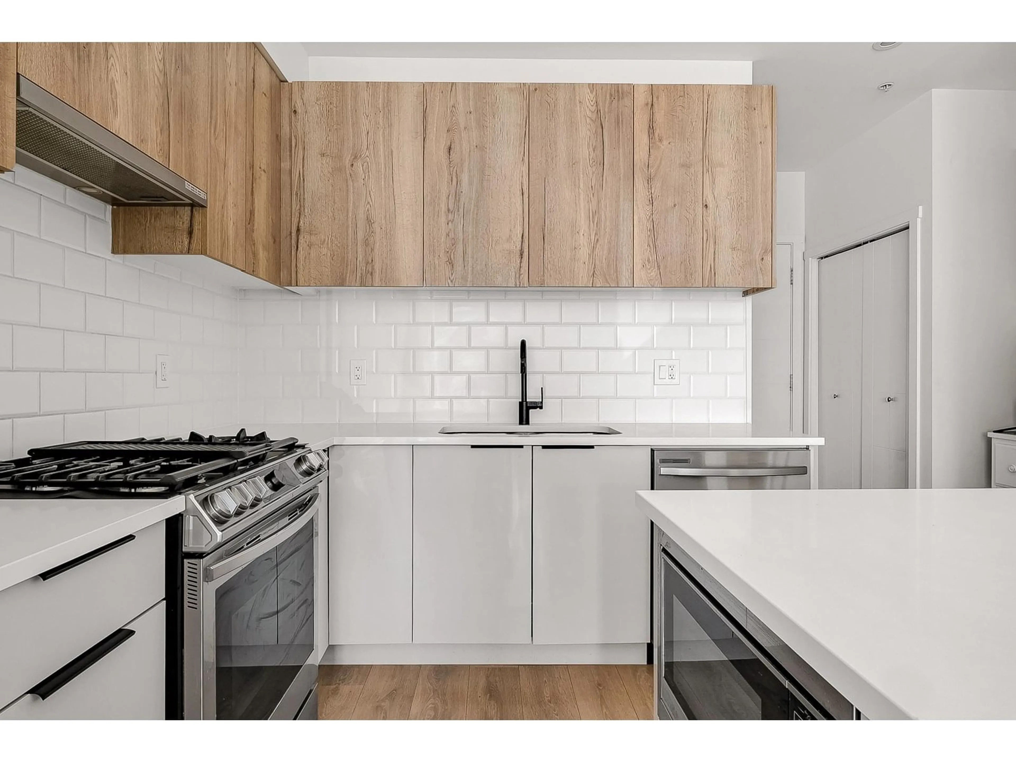 Standard kitchen, unknown for 126 - 5415 BRYDON, Langley British Columbia V3A0N4
