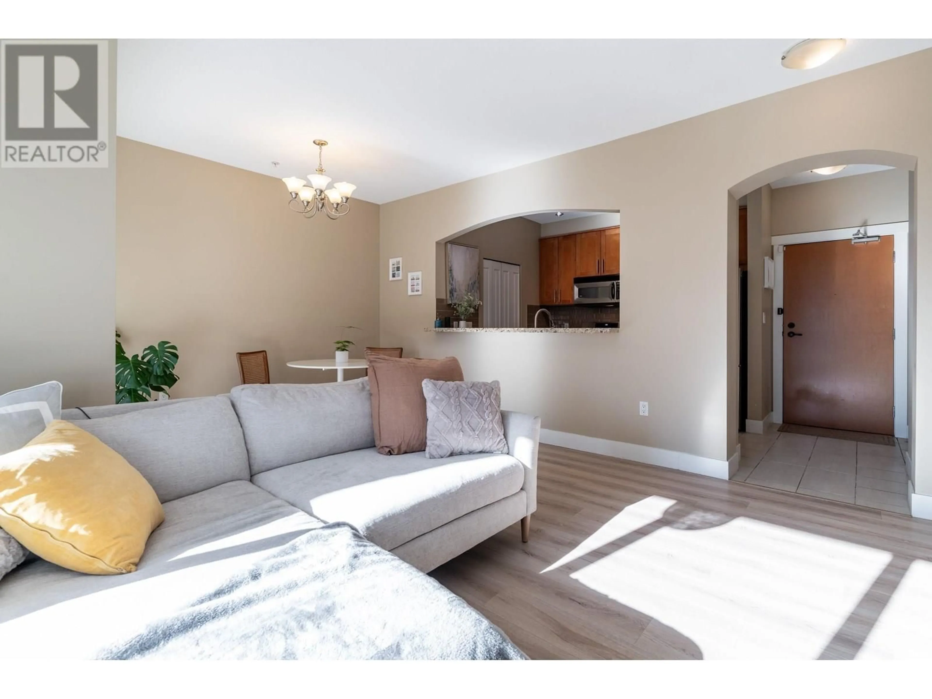Living room with furniture, unknown for 301 - 4885 VALLEY DRIVE, Vancouver British Columbia V6J5M7