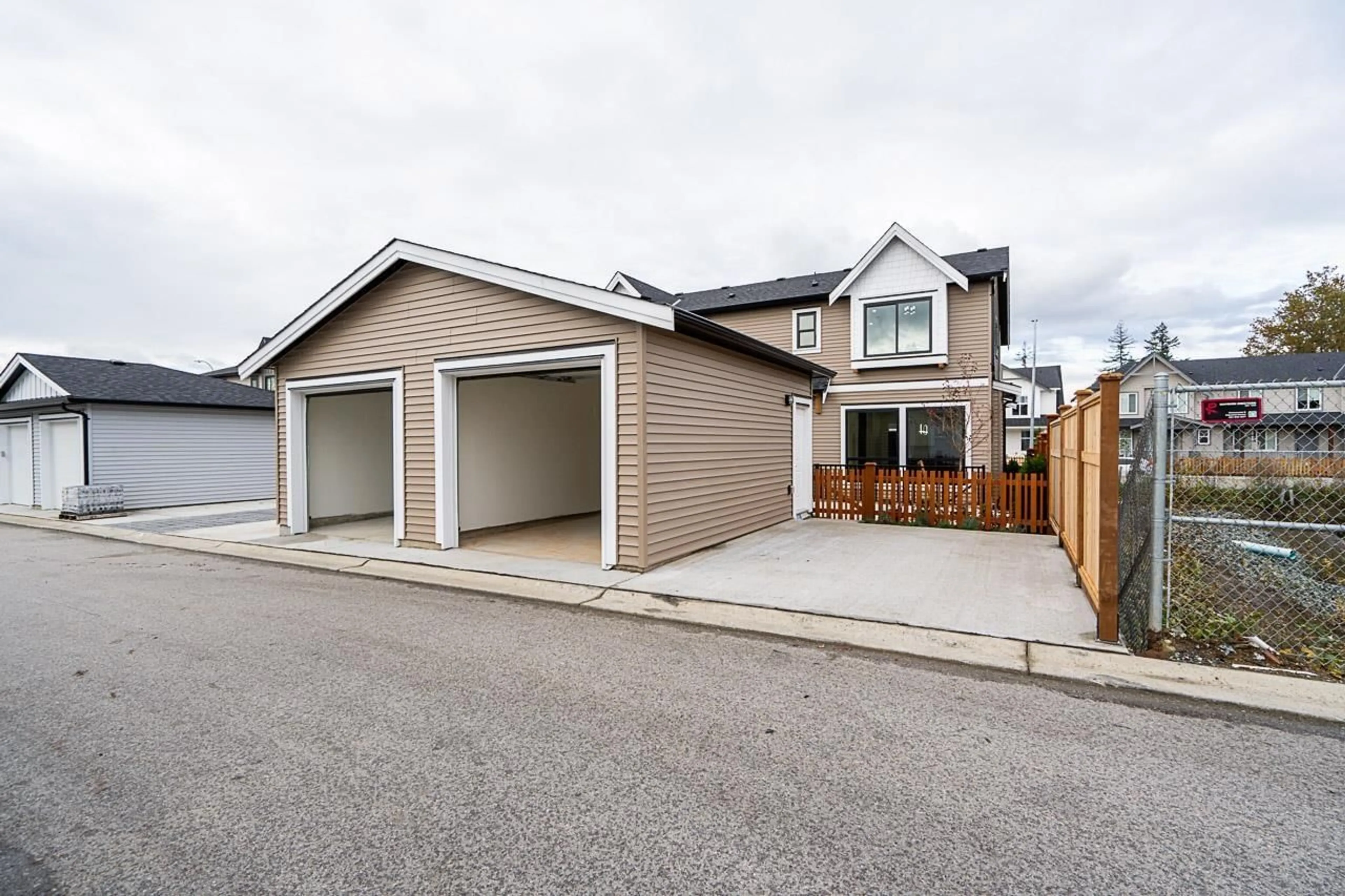 Unknown for 20524 76, Langley British Columbia V2Y1V5