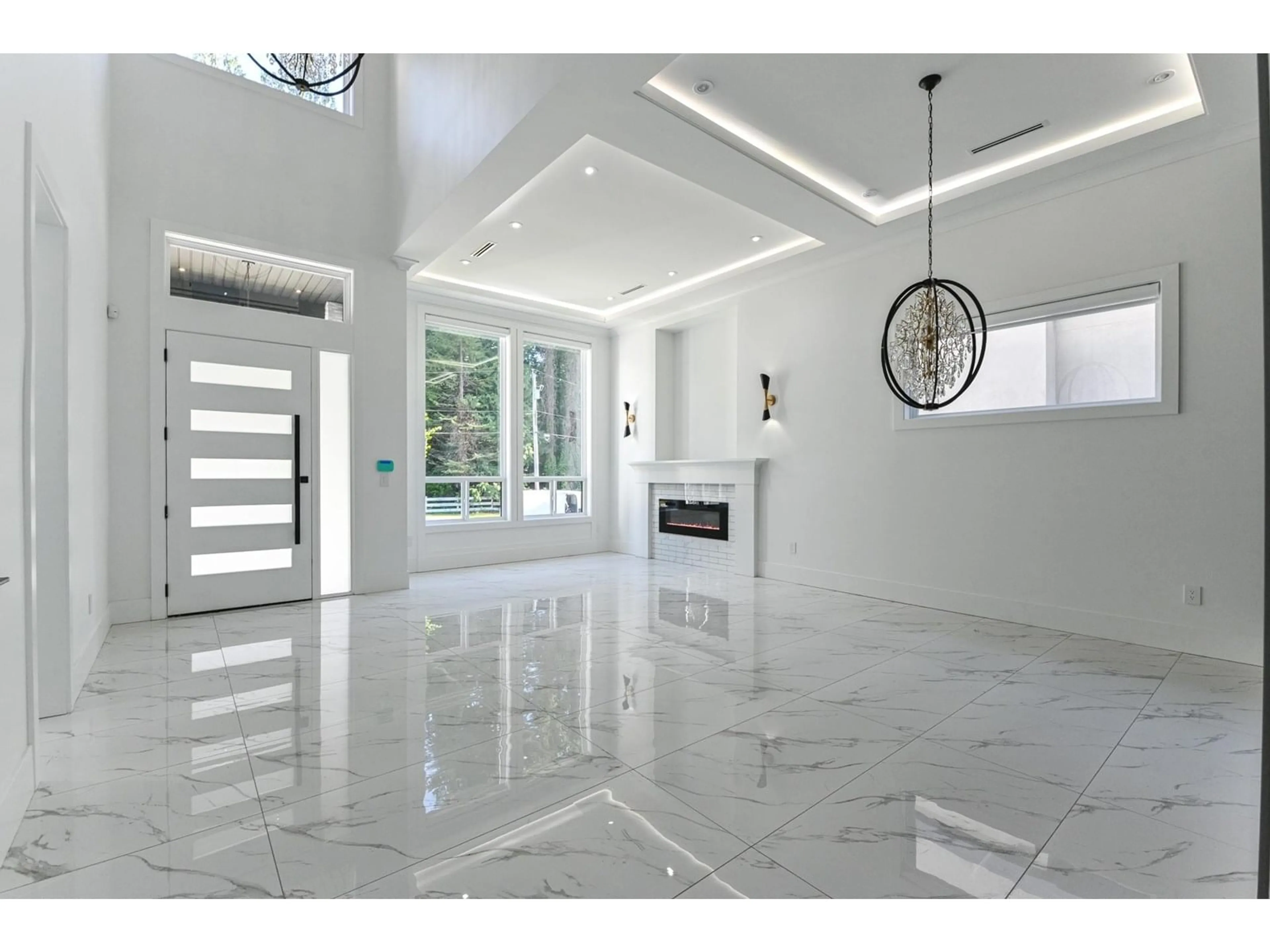 Indoor foyer for 20133 27, Langley British Columbia V2Z0B6