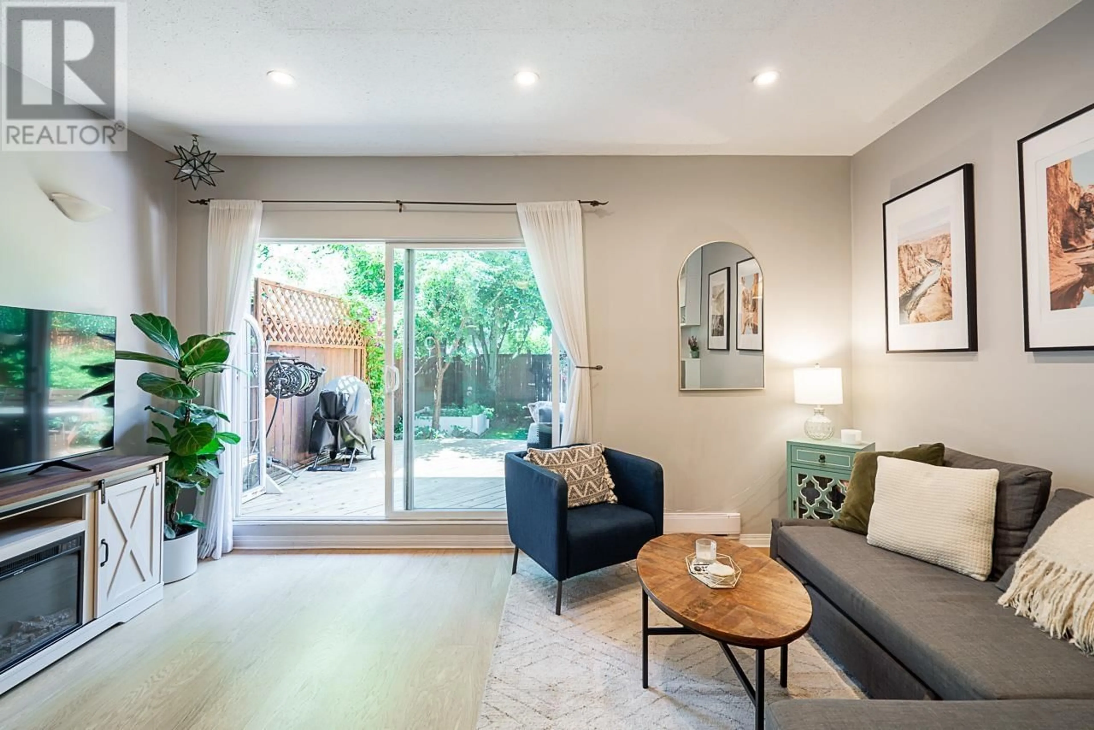 Living room with furniture, unknown for 3346 FINDLAY STREET, Vancouver British Columbia V5N4E7
