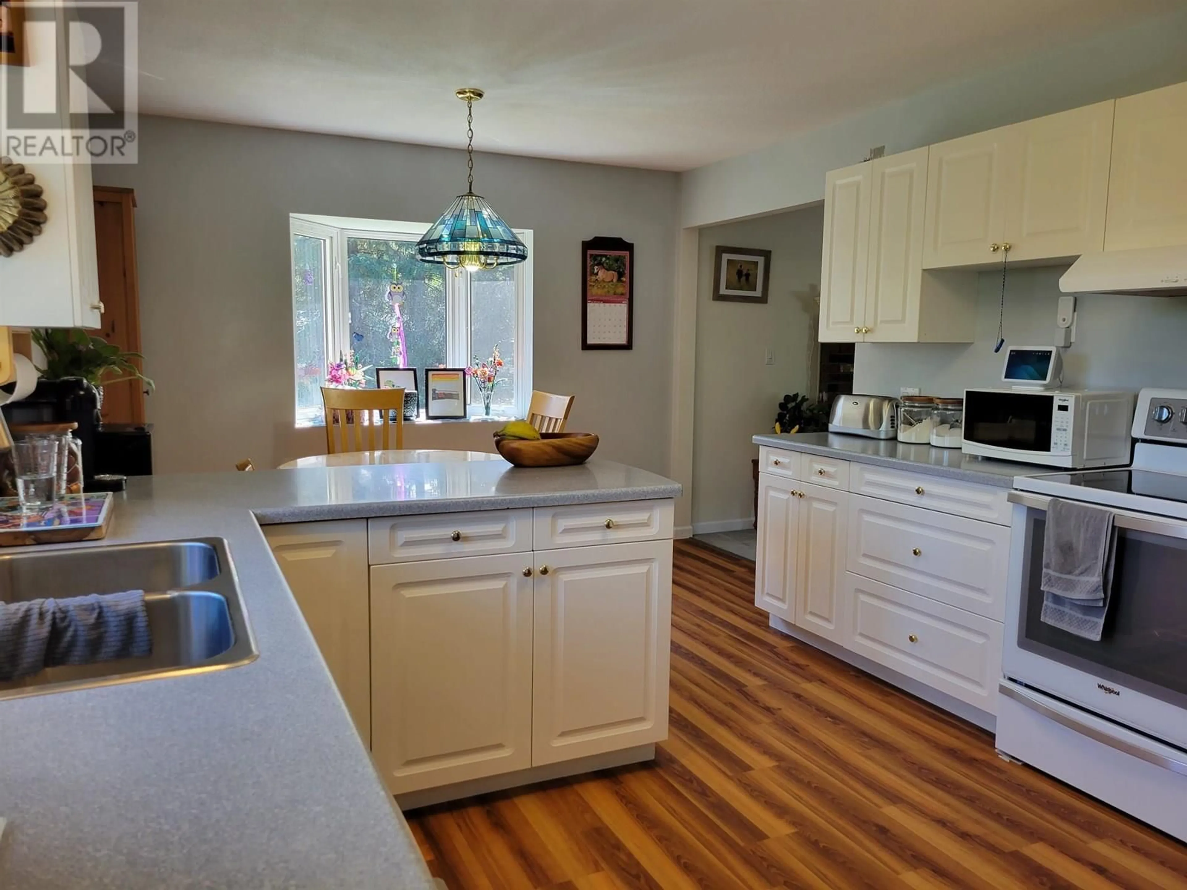 Open concept kitchen, unknown for 1912 NOONLA ROAD, Vanderhoof British Columbia V0J3A0