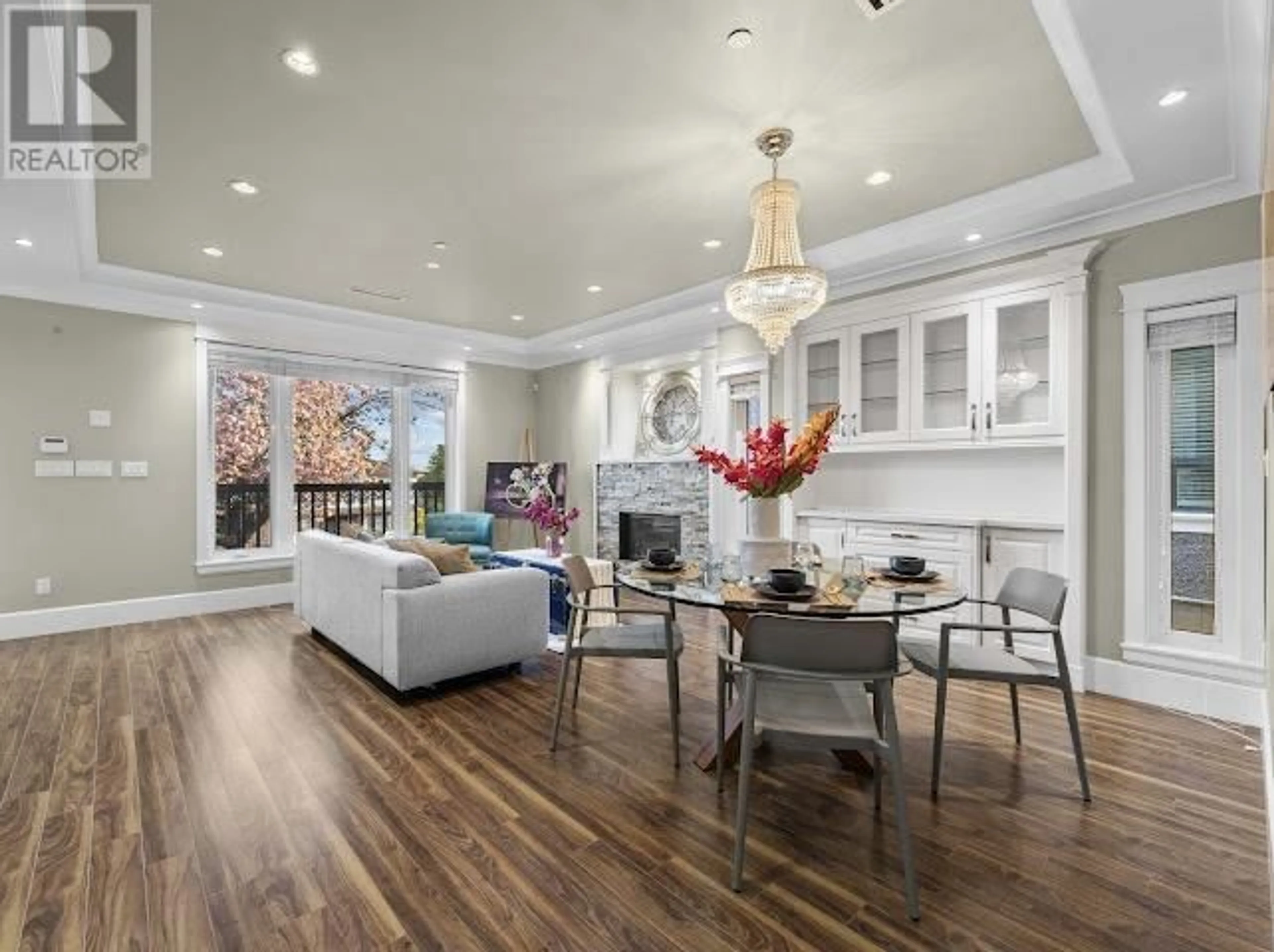 Dining room, wood/laminate floor for 455 60TH AVENUE, Vancouver British Columbia V5X2A1