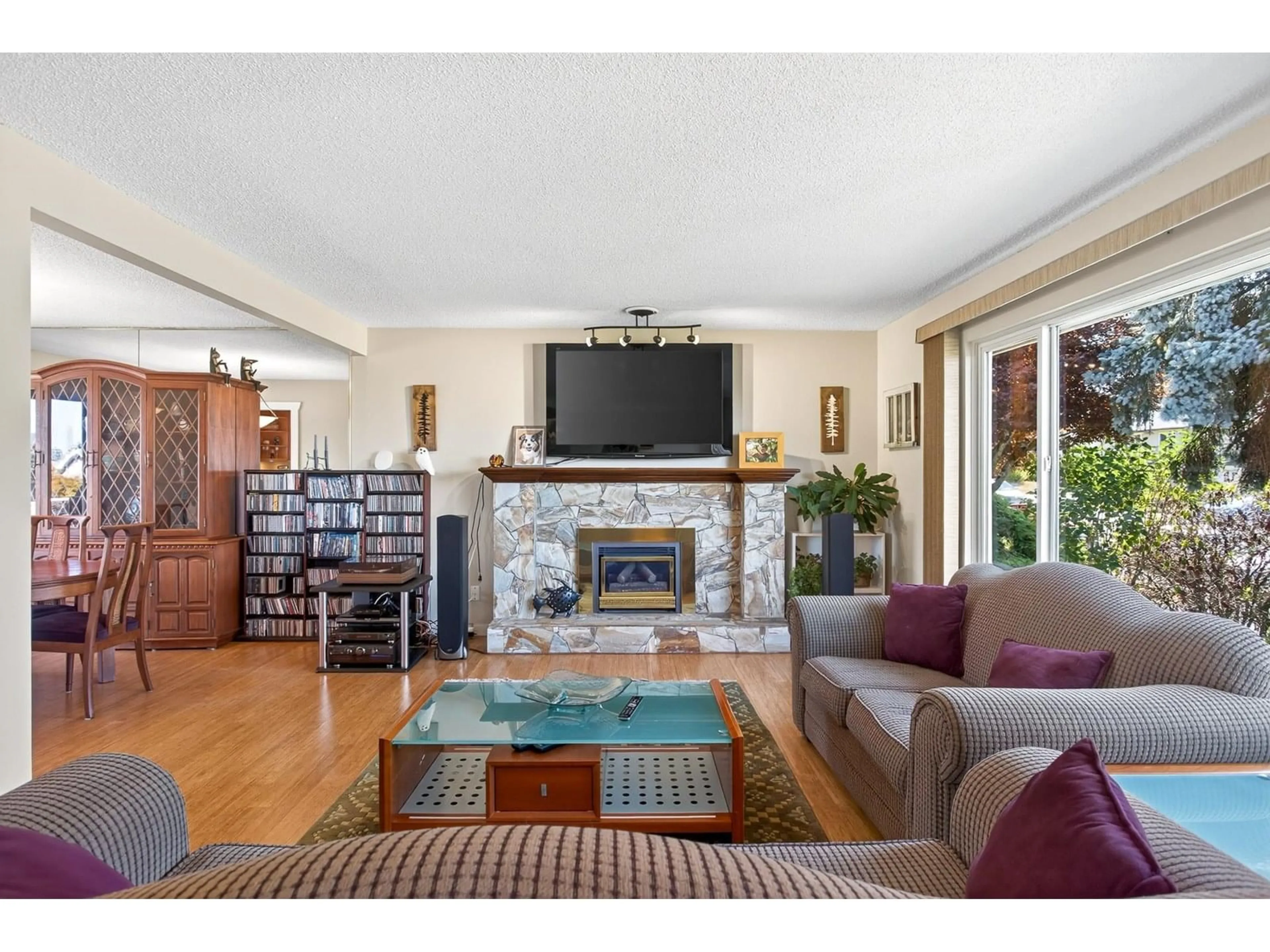 Living room with furniture, unknown for 10631 HERMOSA, Delta British Columbia V4C6S8