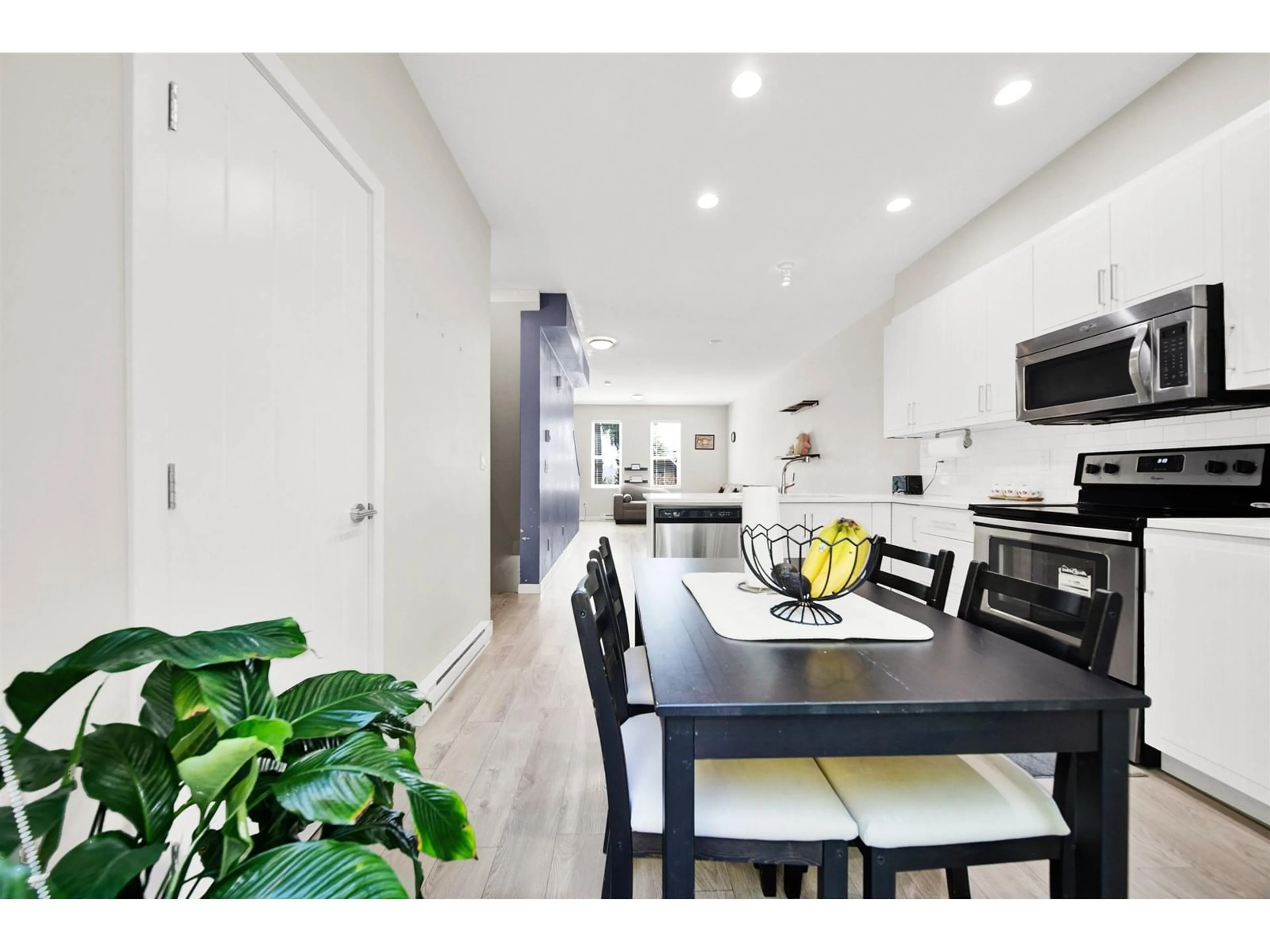 Open concept kitchen, unknown for 79 - 14555 68, Surrey British Columbia V3S2A8