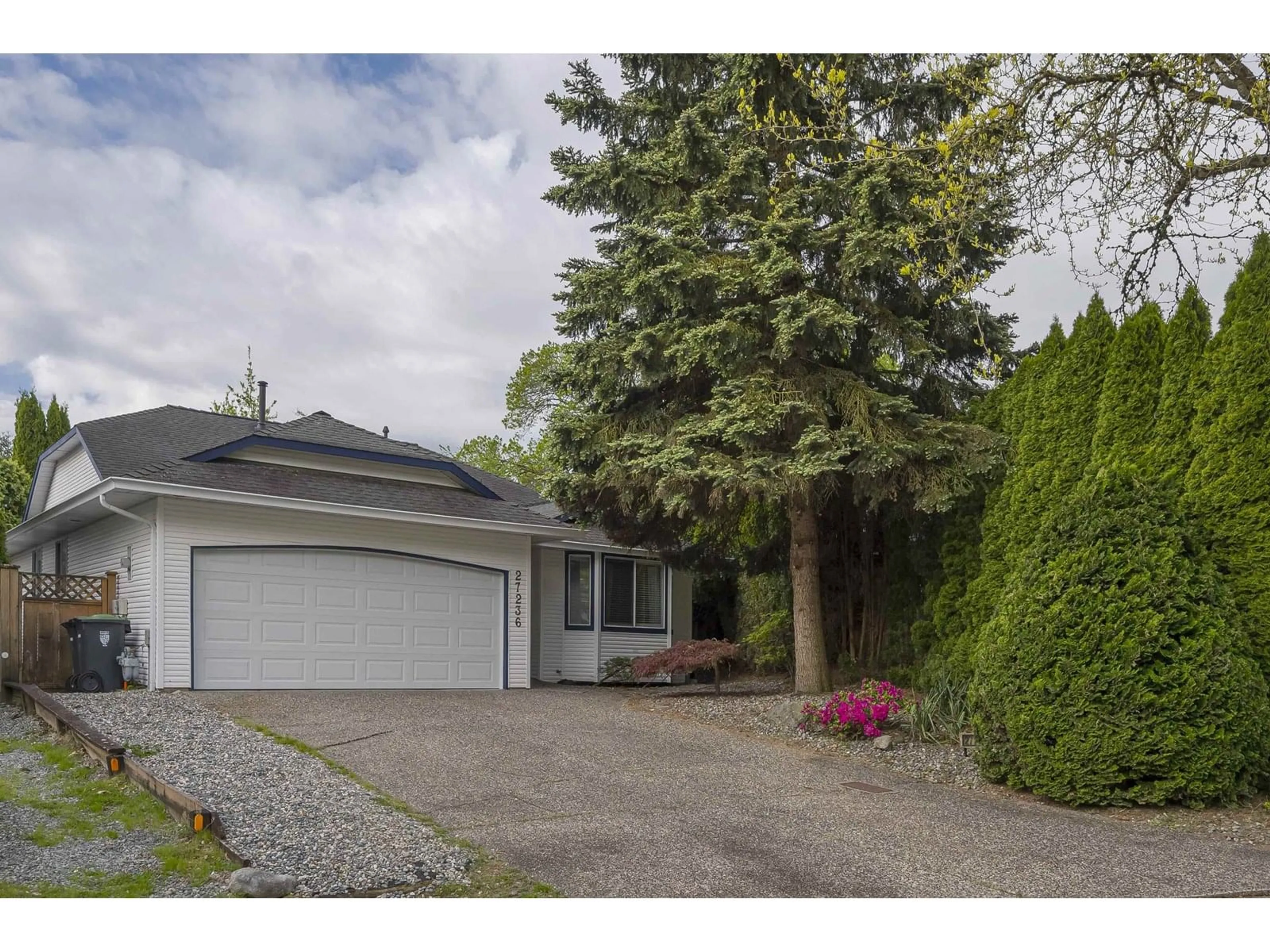 Home with vinyl exterior material, street for 27236 32B AVENUE, Langley British Columbia V4W3H8