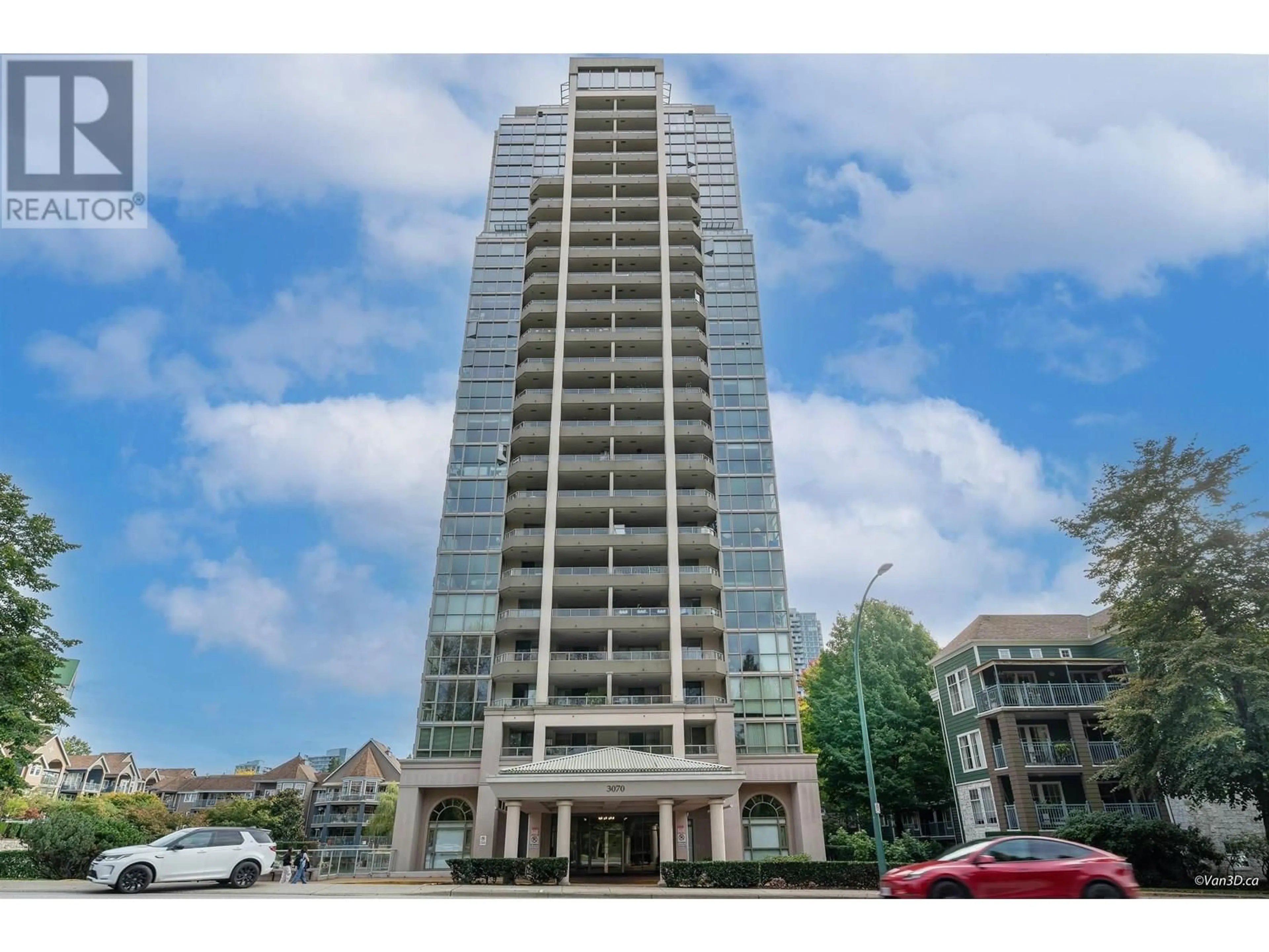 Indoor foyer for 1102 - 3070 GUILDFORD WAY, Coquitlam British Columbia V3B7R8