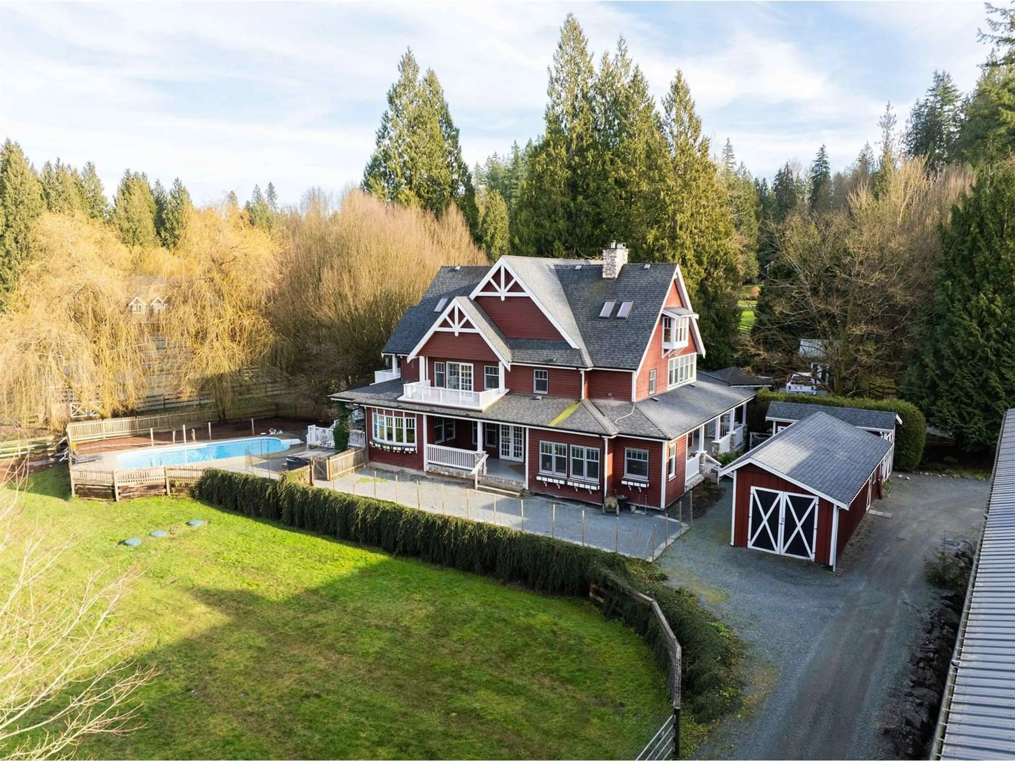 A pic from outside/outdoor area/front of a property/back of a property/a pic from drone, water/lake/river/ocean view for 25769 82, Langley British Columbia V1M2M8