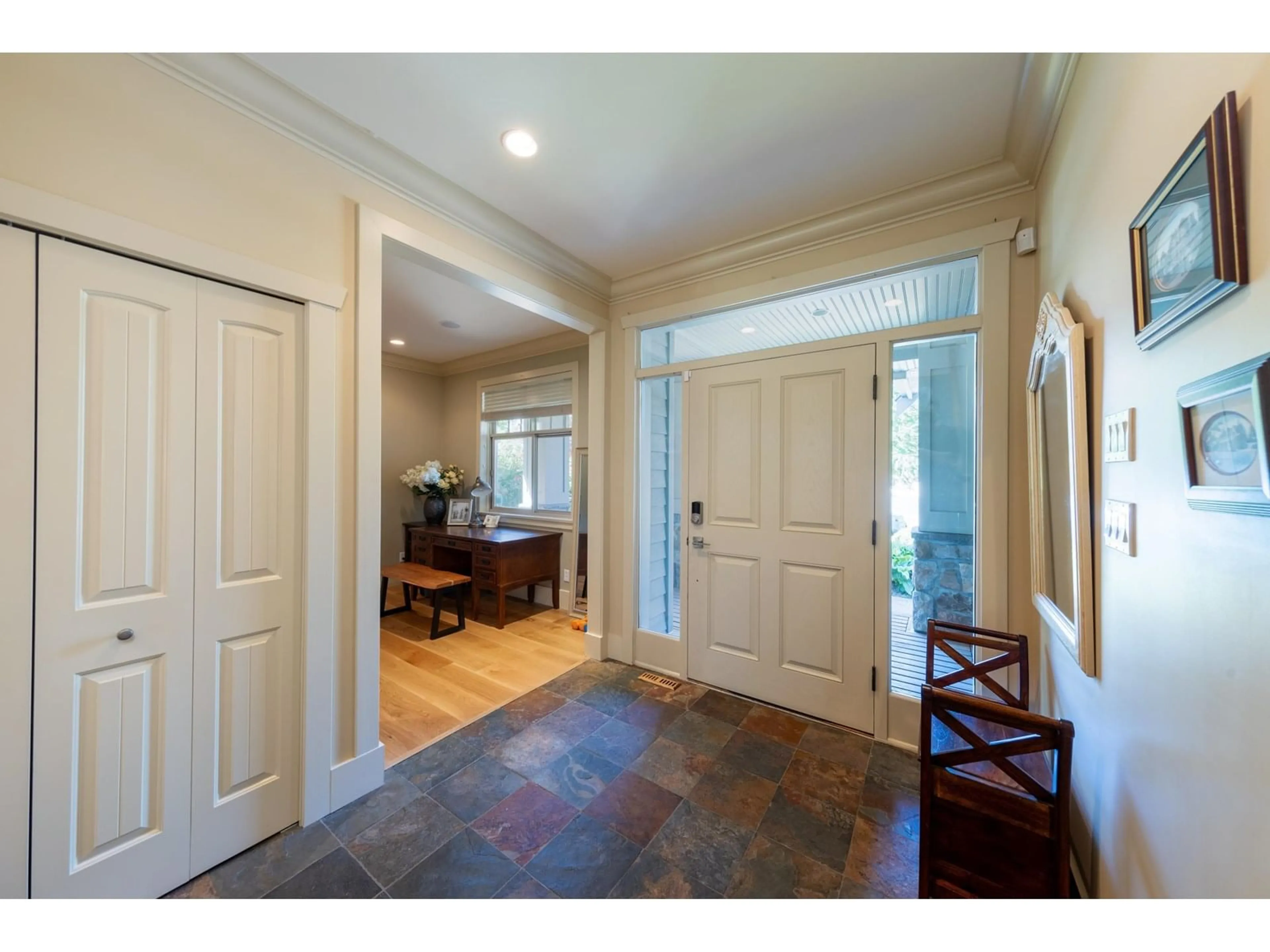 Indoor entryway for 3788 156, Surrey British Columbia V3Z0H6