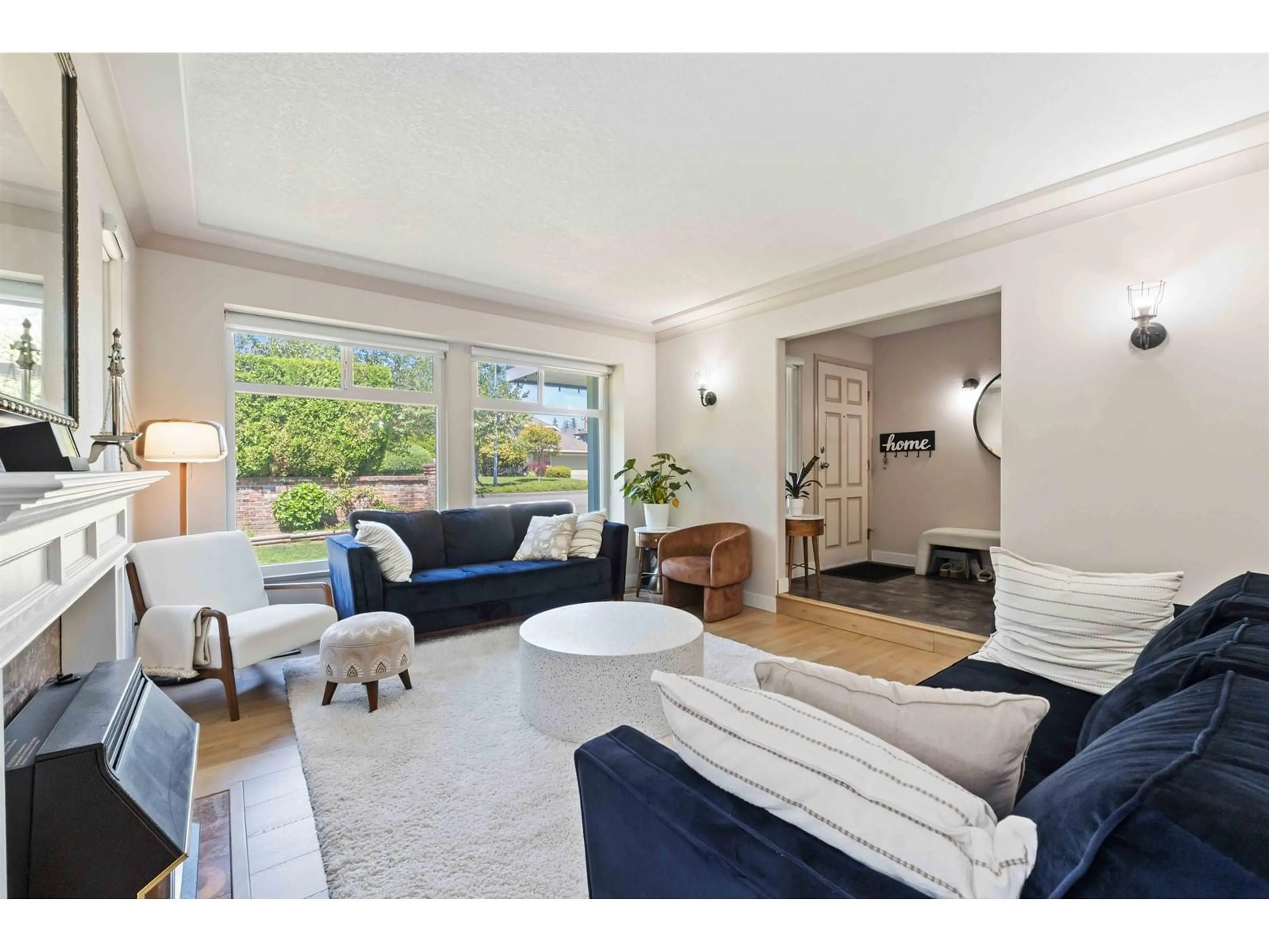 Living room with furniture, unknown for 14818 21A, Surrey British Columbia V4A8L6
