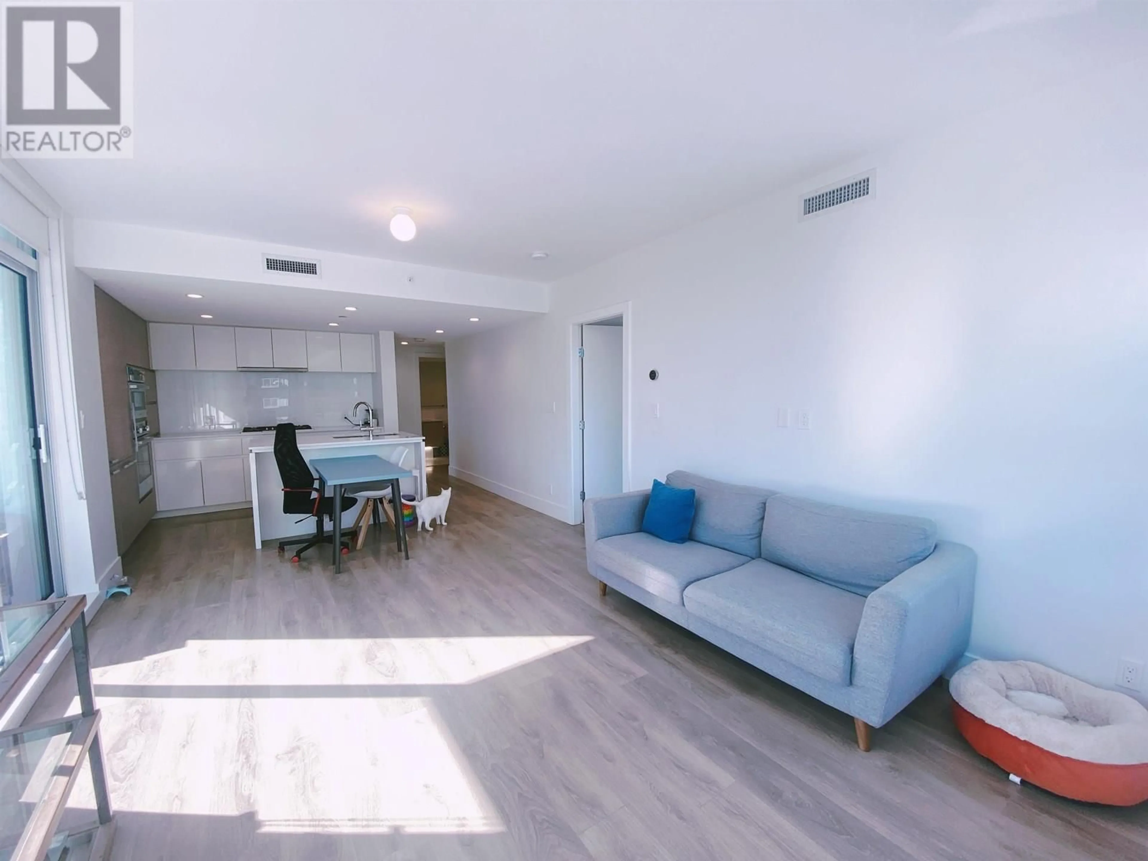 Living room with furniture, unknown for 403 - 5508 HOLLYBRIDGE WAY, Richmond British Columbia V7C0C7