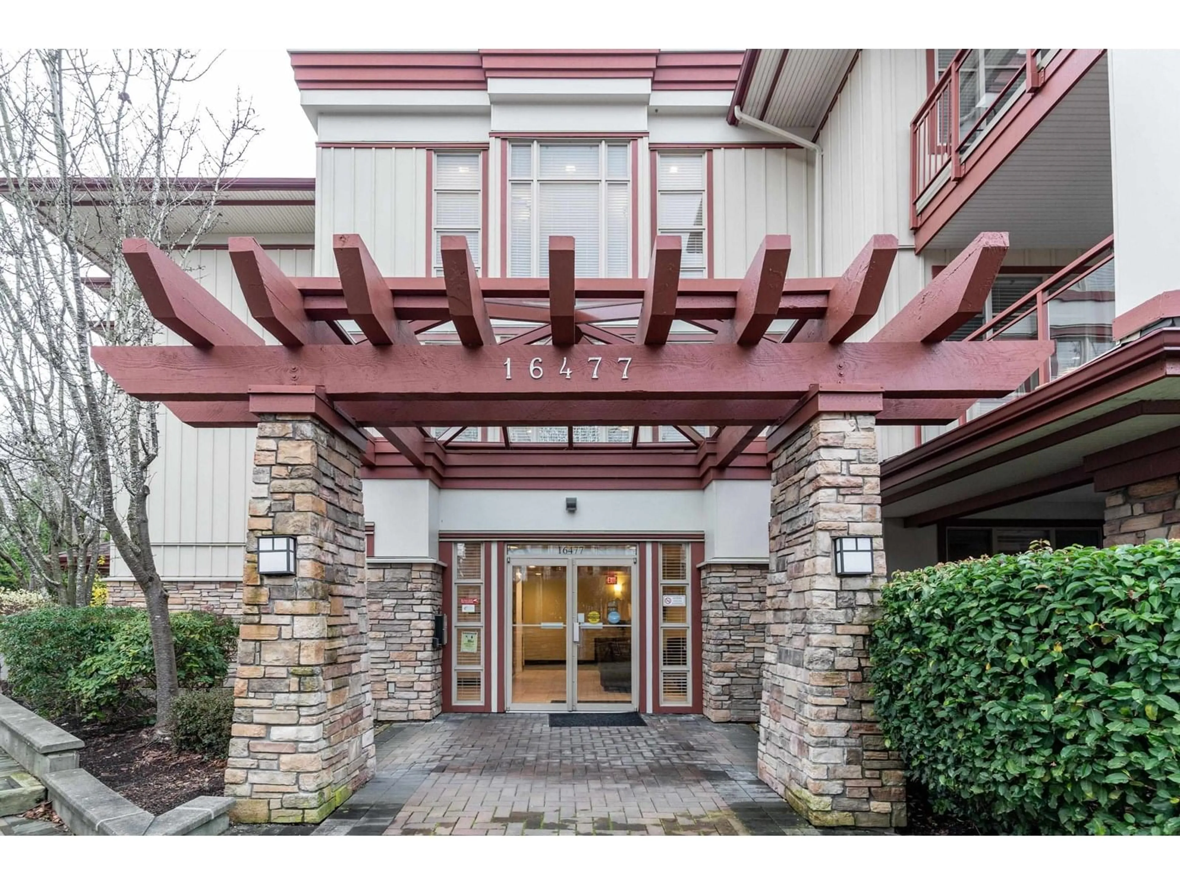Indoor entryway for 207 - 16477 64, Surrey British Columbia V3S6V7