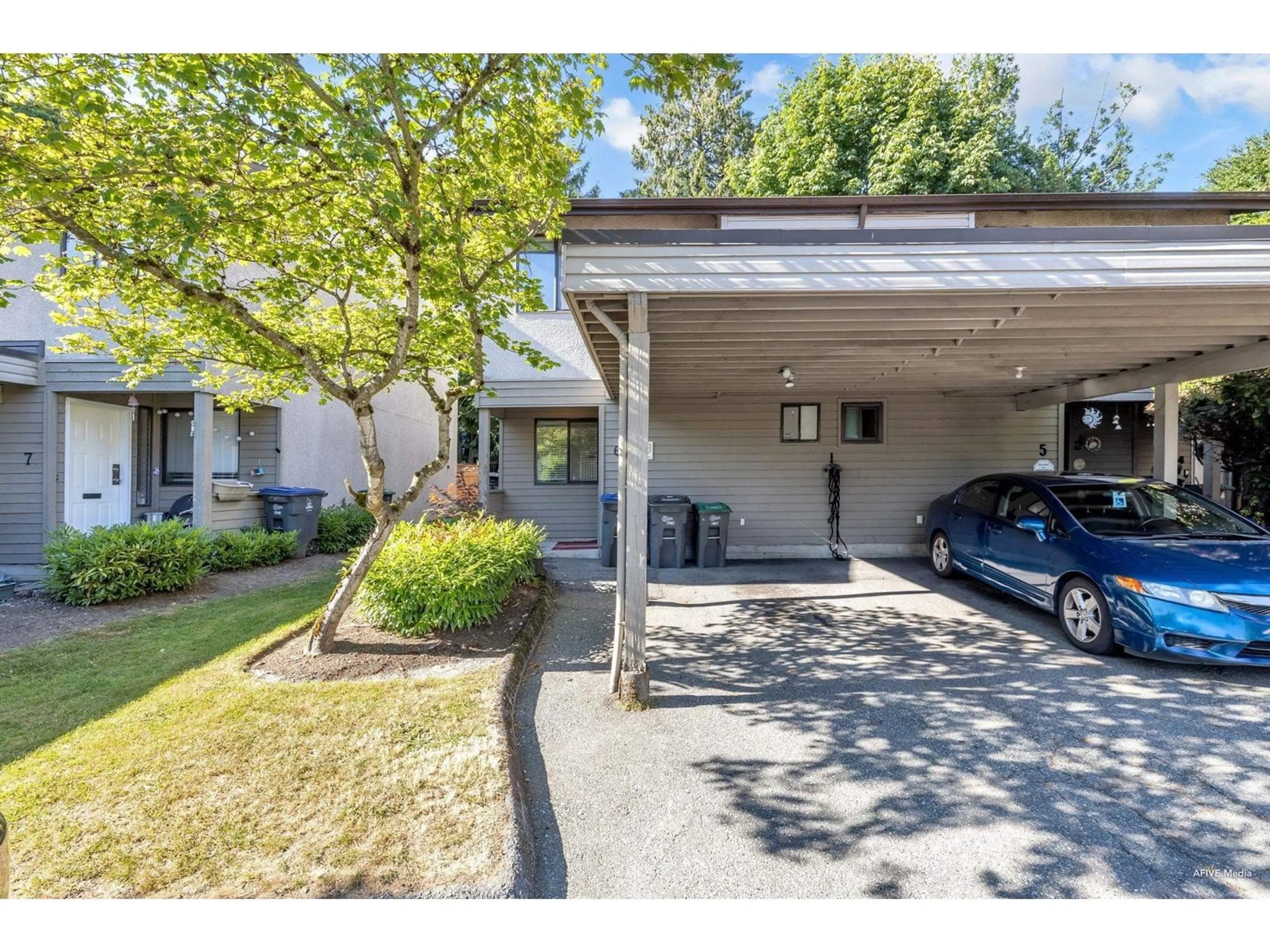 A pic from outside/outdoor area/front of a property/back of a property/a pic from drone, street for 6 - 9955 140, Surrey British Columbia V3T4M4