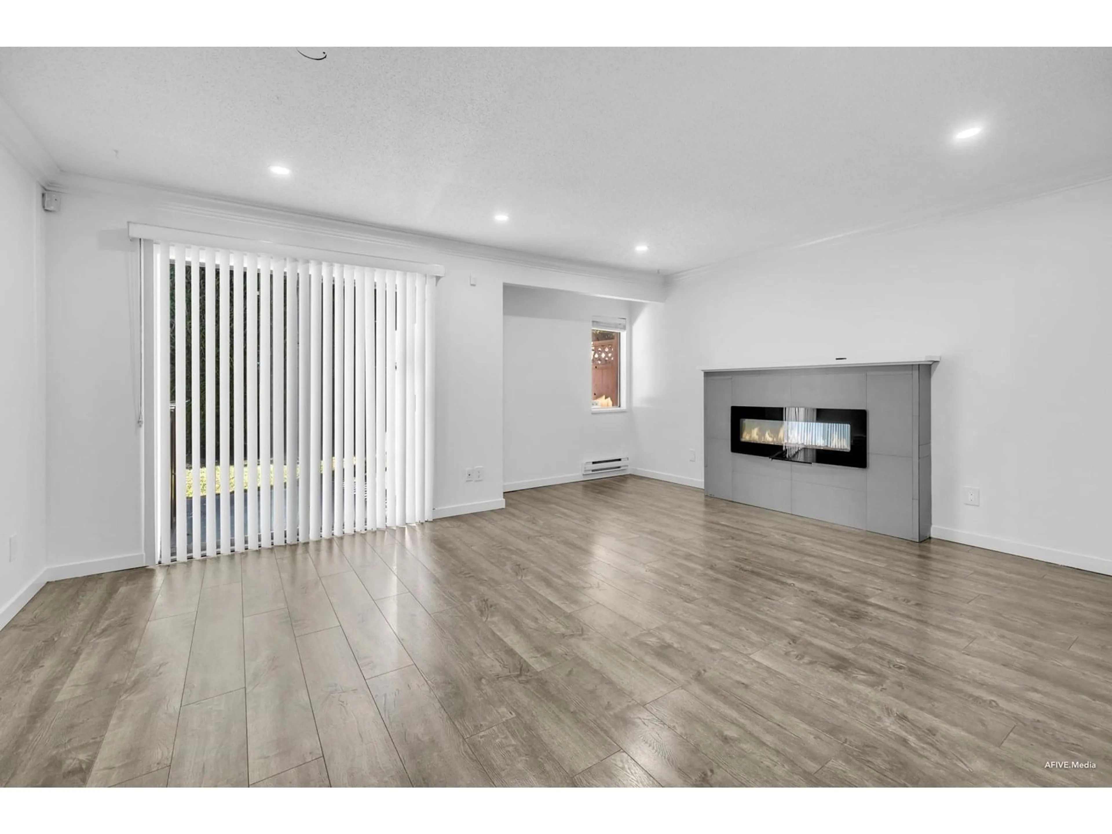 A pic of a room for 6 - 9955 140, Surrey British Columbia V3T4M4