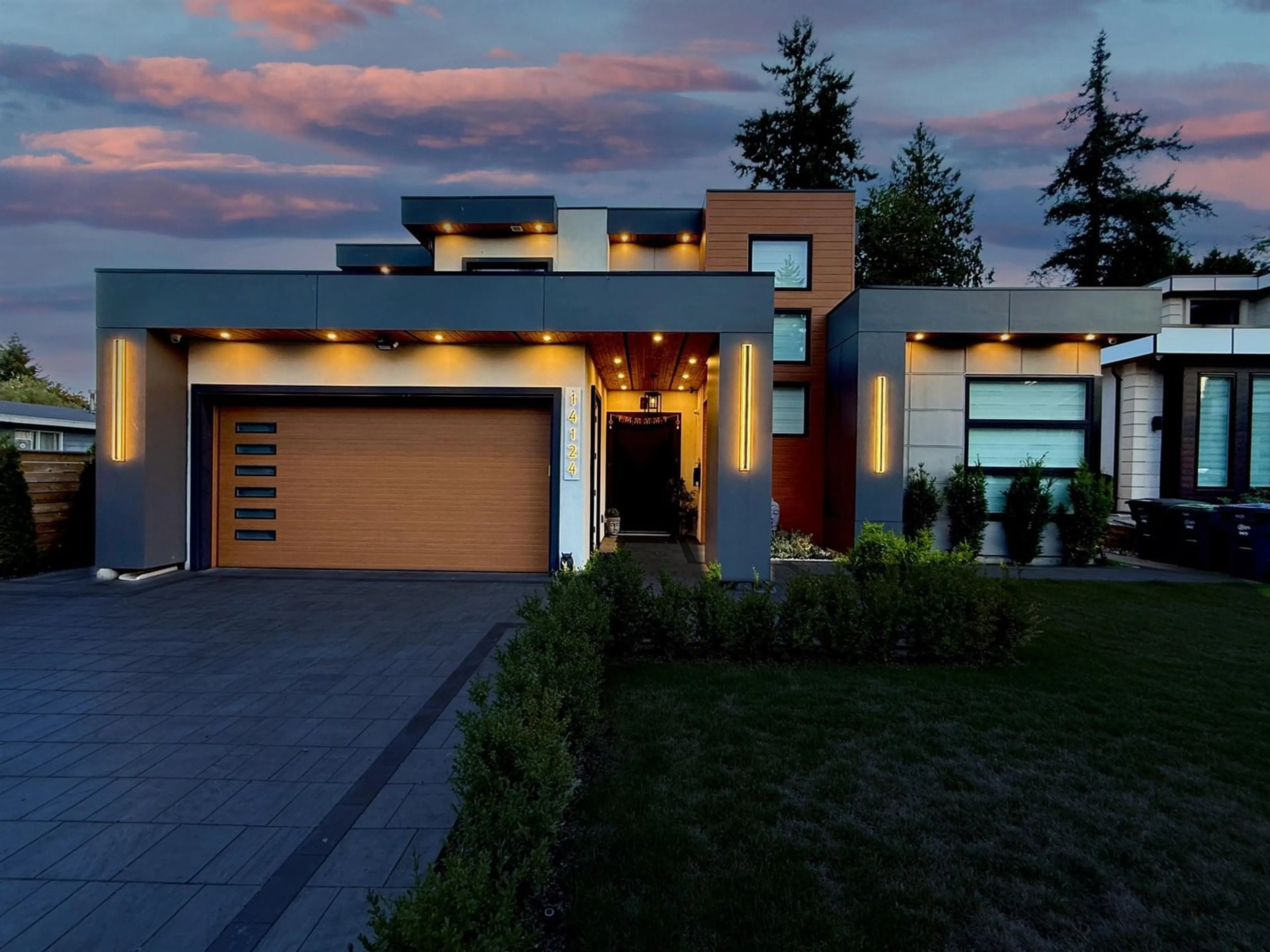 Home with brick exterior material, street for 14124 71, Surrey British Columbia V3W5V3