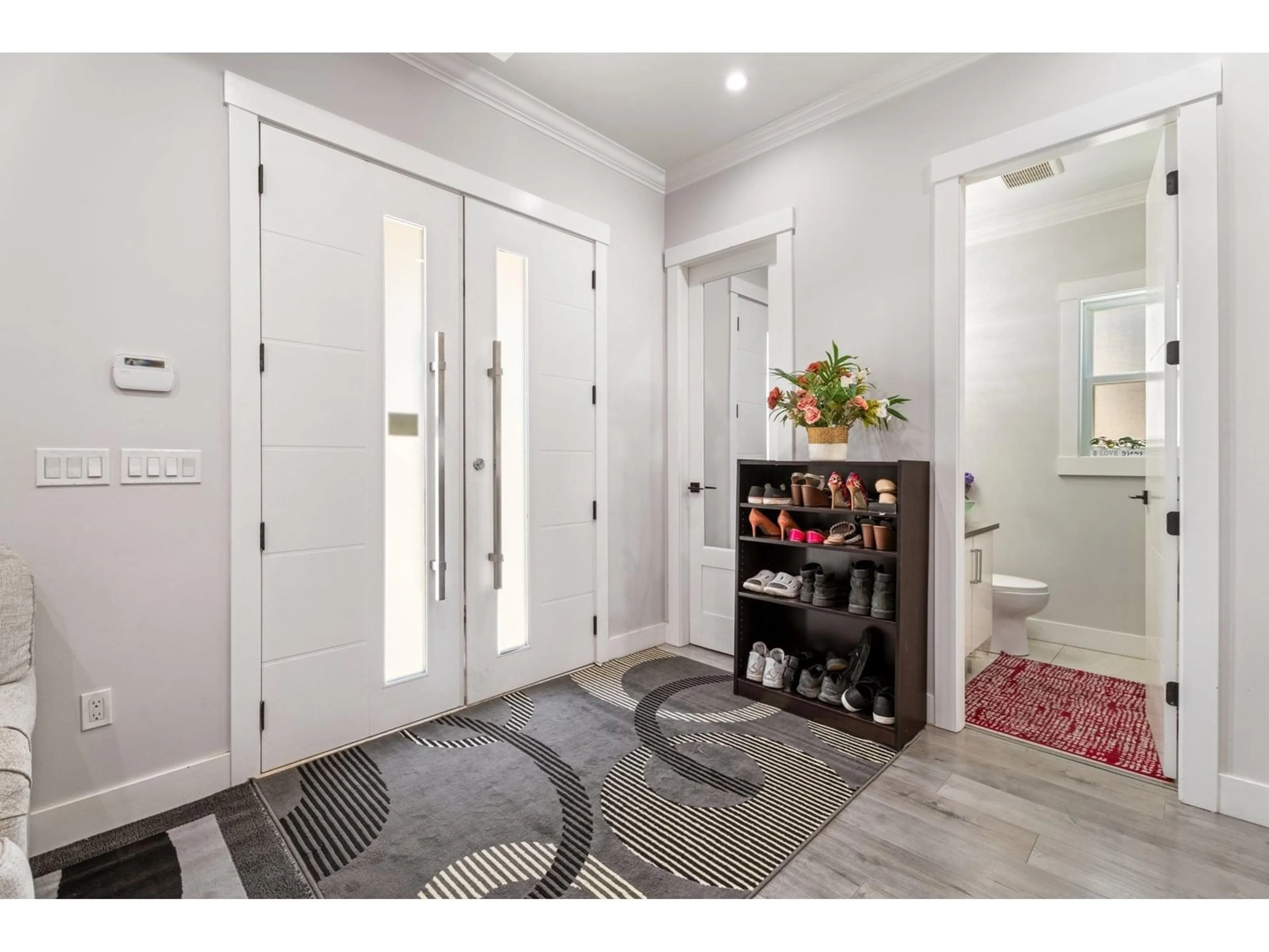Indoor entryway for 14171 59A, Surrey British Columbia V3X1C6