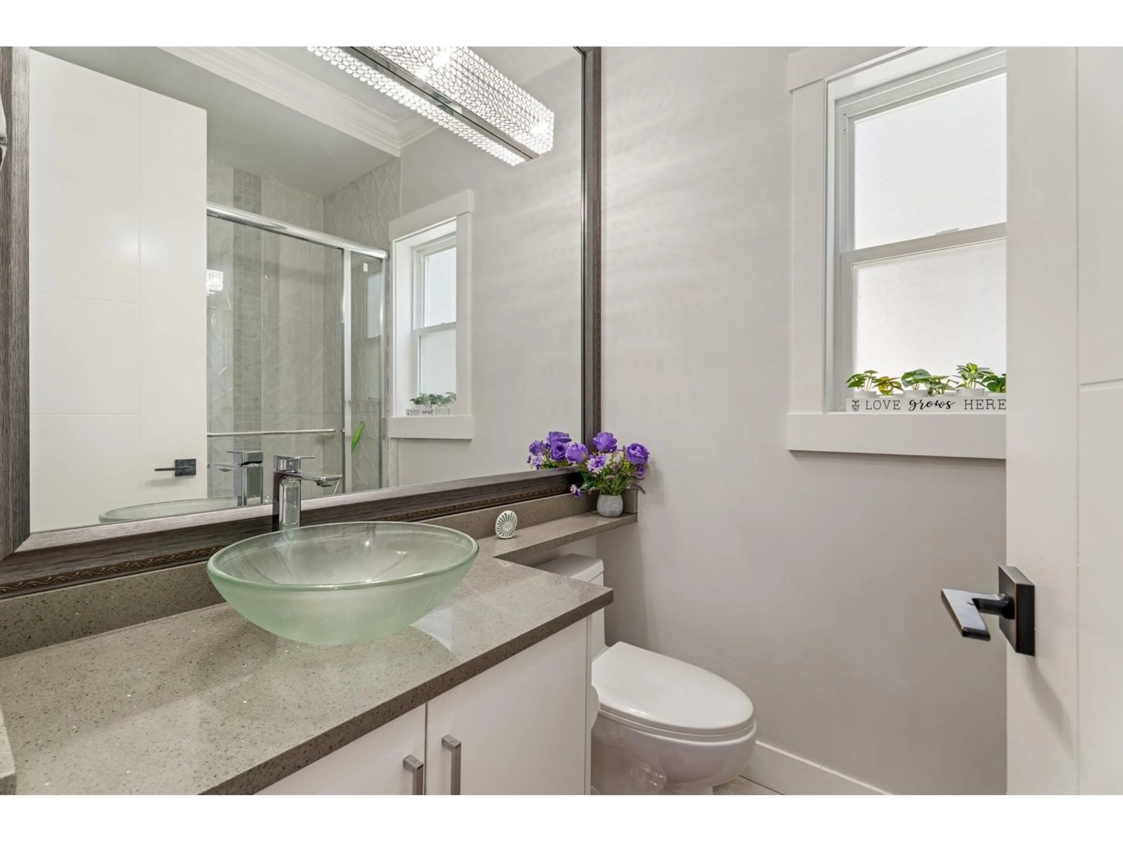 Standard bathroom, ceramic/tile floor for 14171 59A, Surrey British Columbia V3X1C6