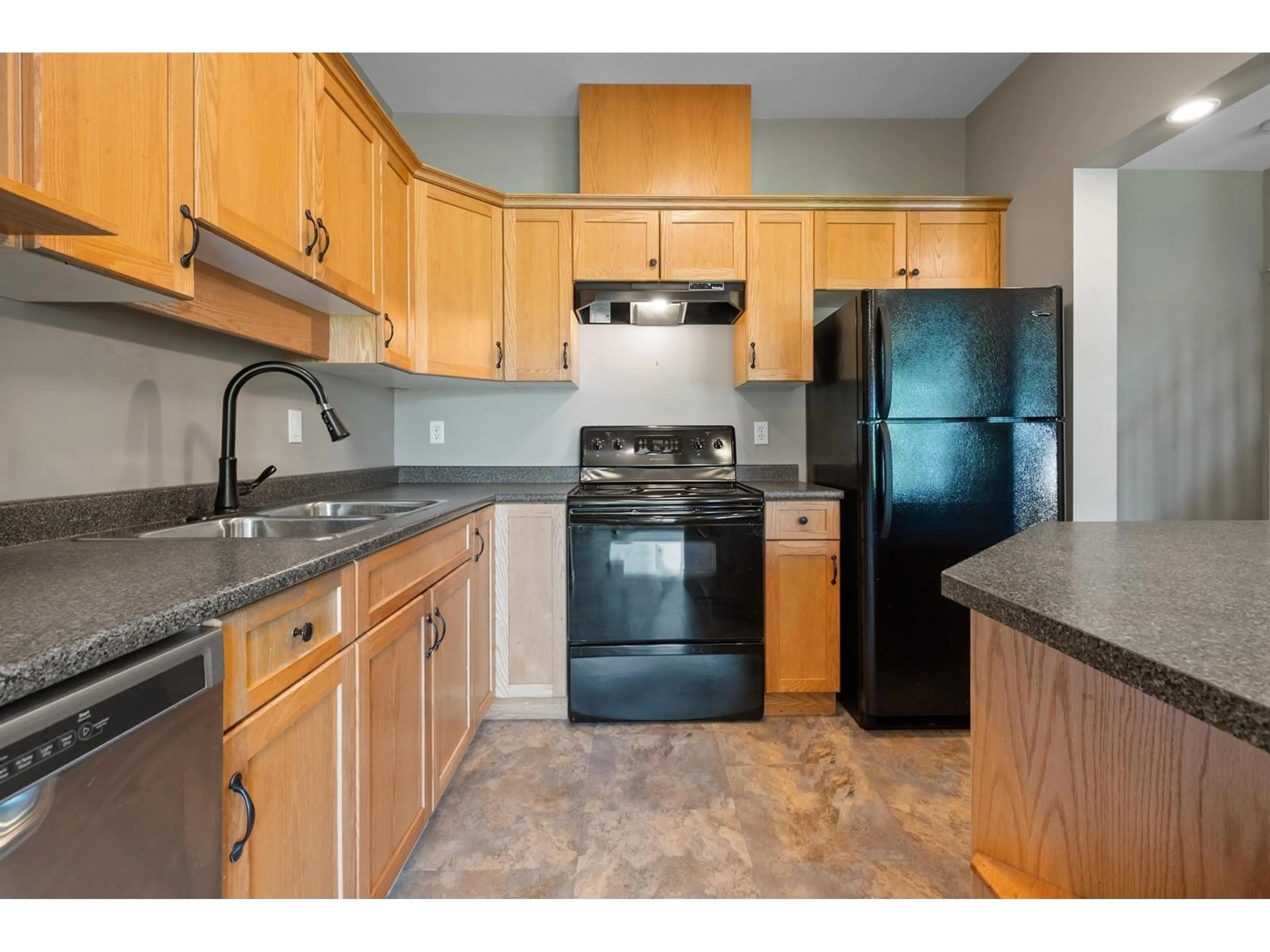 Standard kitchen, unknown for 159 - 46360 VALLEYVIEW ROAD, Chilliwack British Columbia V2R5L7