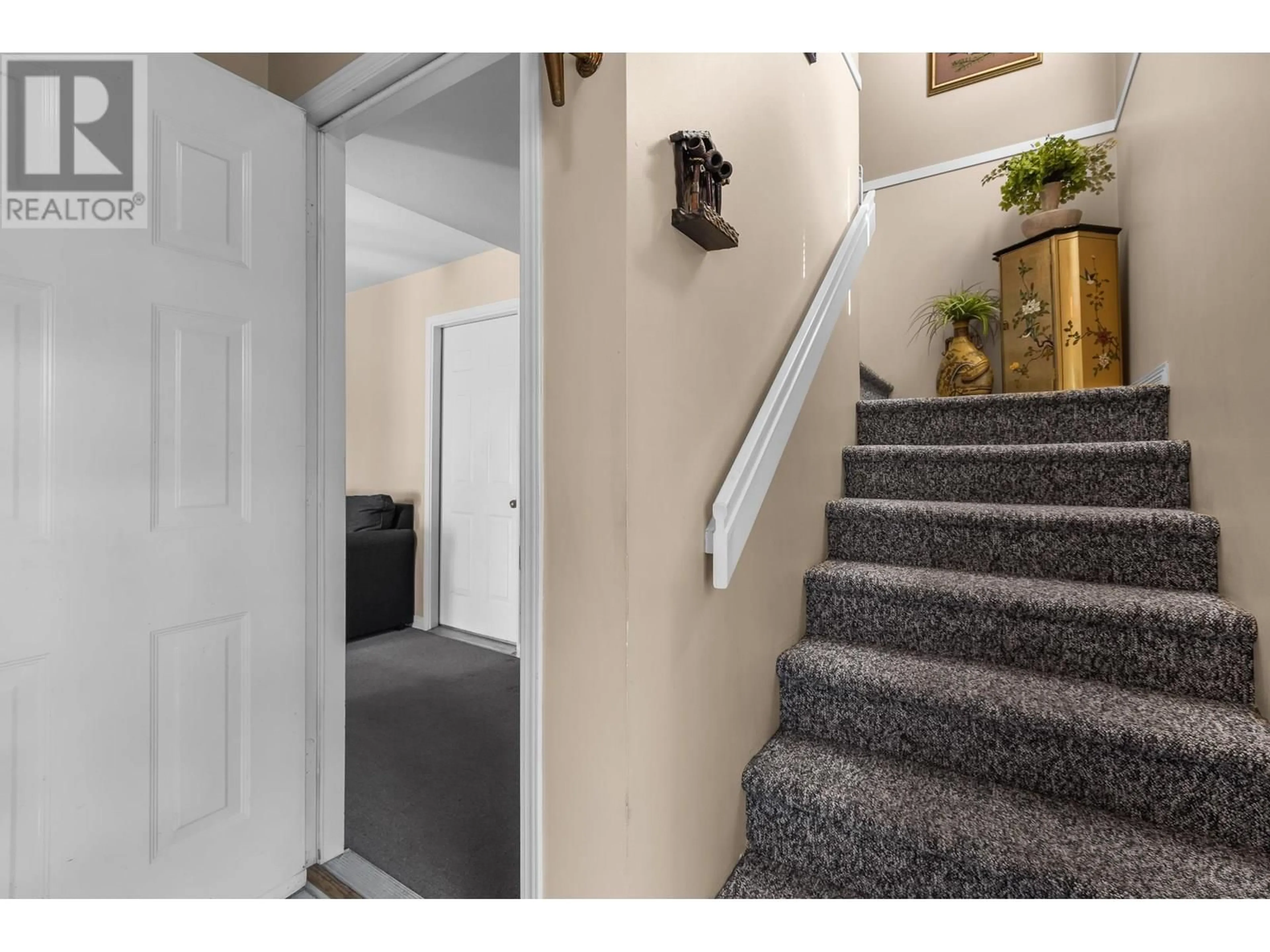 Indoor entryway for 23 - 22800 WINDSOR COURT, Richmond British Columbia V6V2X6