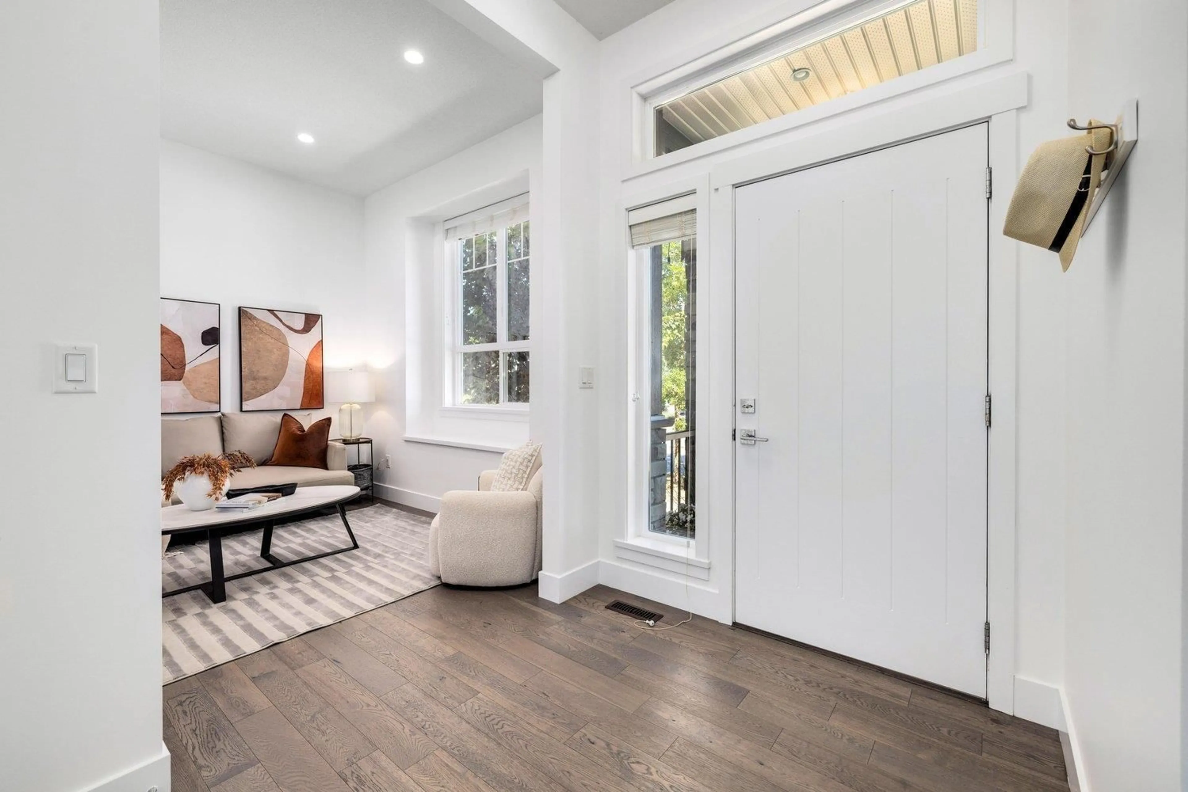 Indoor entryway for 16506 25A, Surrey British Columbia V3Z0S2