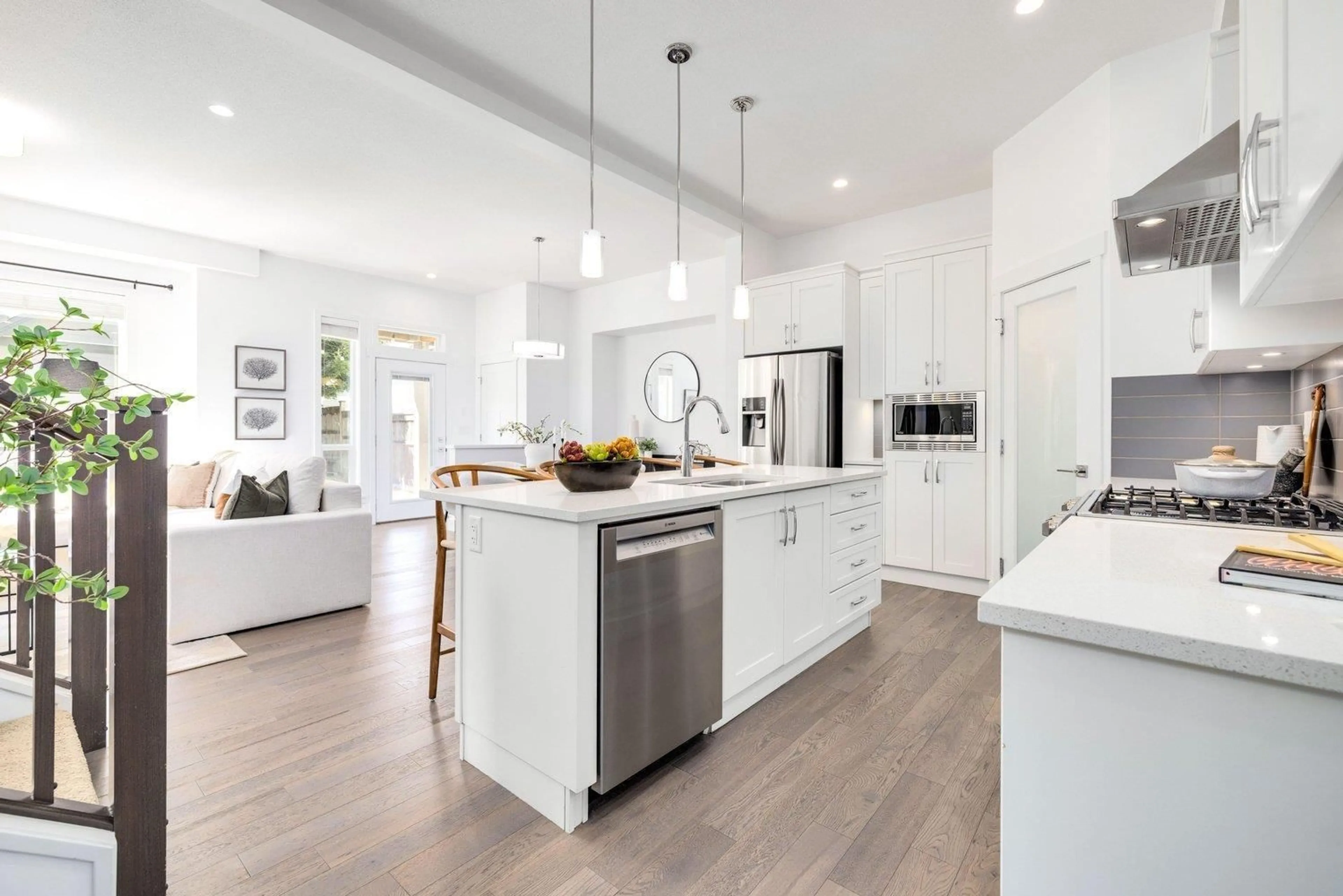 Open concept kitchen, unknown for 16506 25A, Surrey British Columbia V3Z0S2