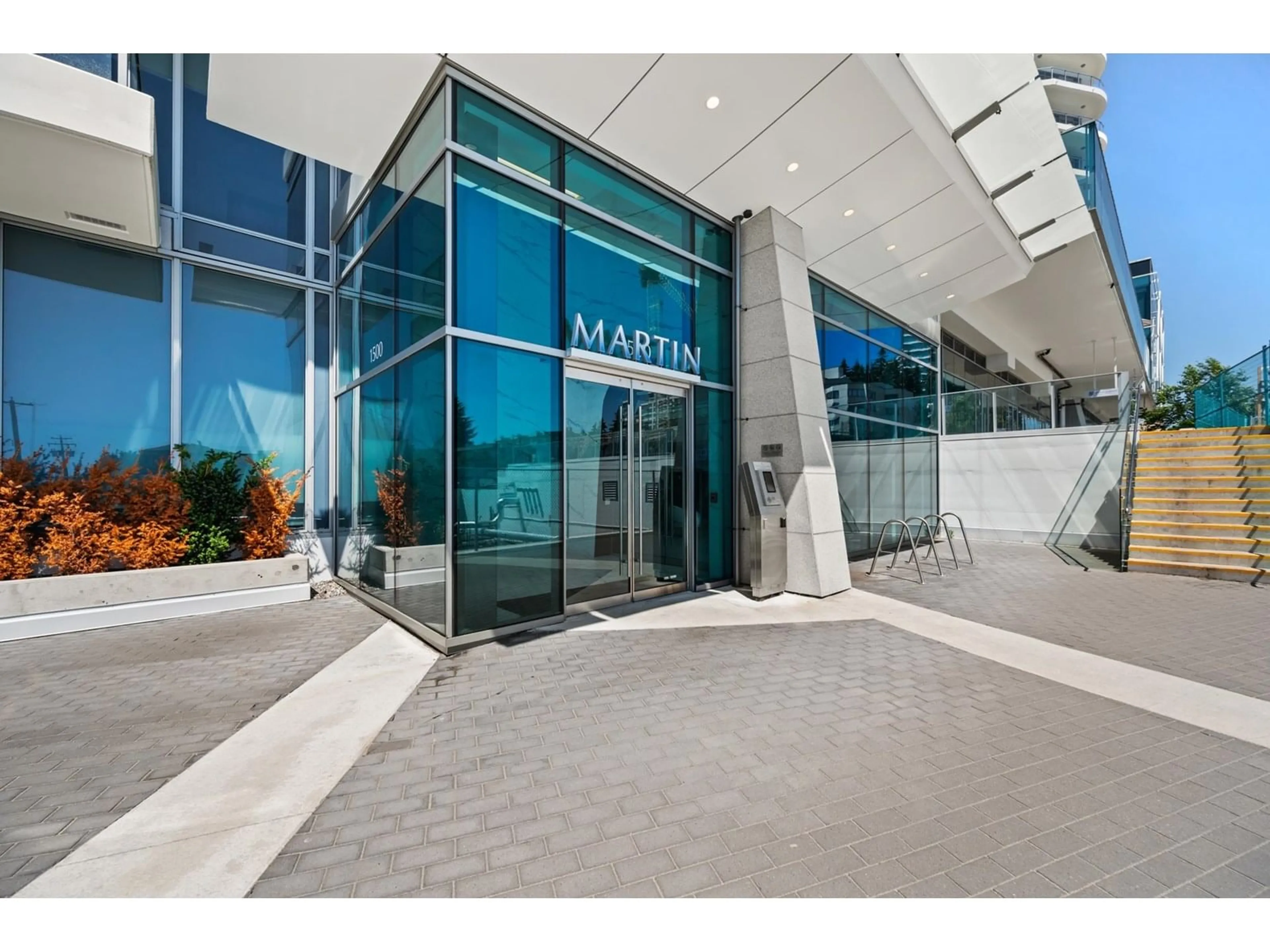 Indoor foyer for 1601 - 1500 MARTIN, White Rock British Columbia V4B0C2