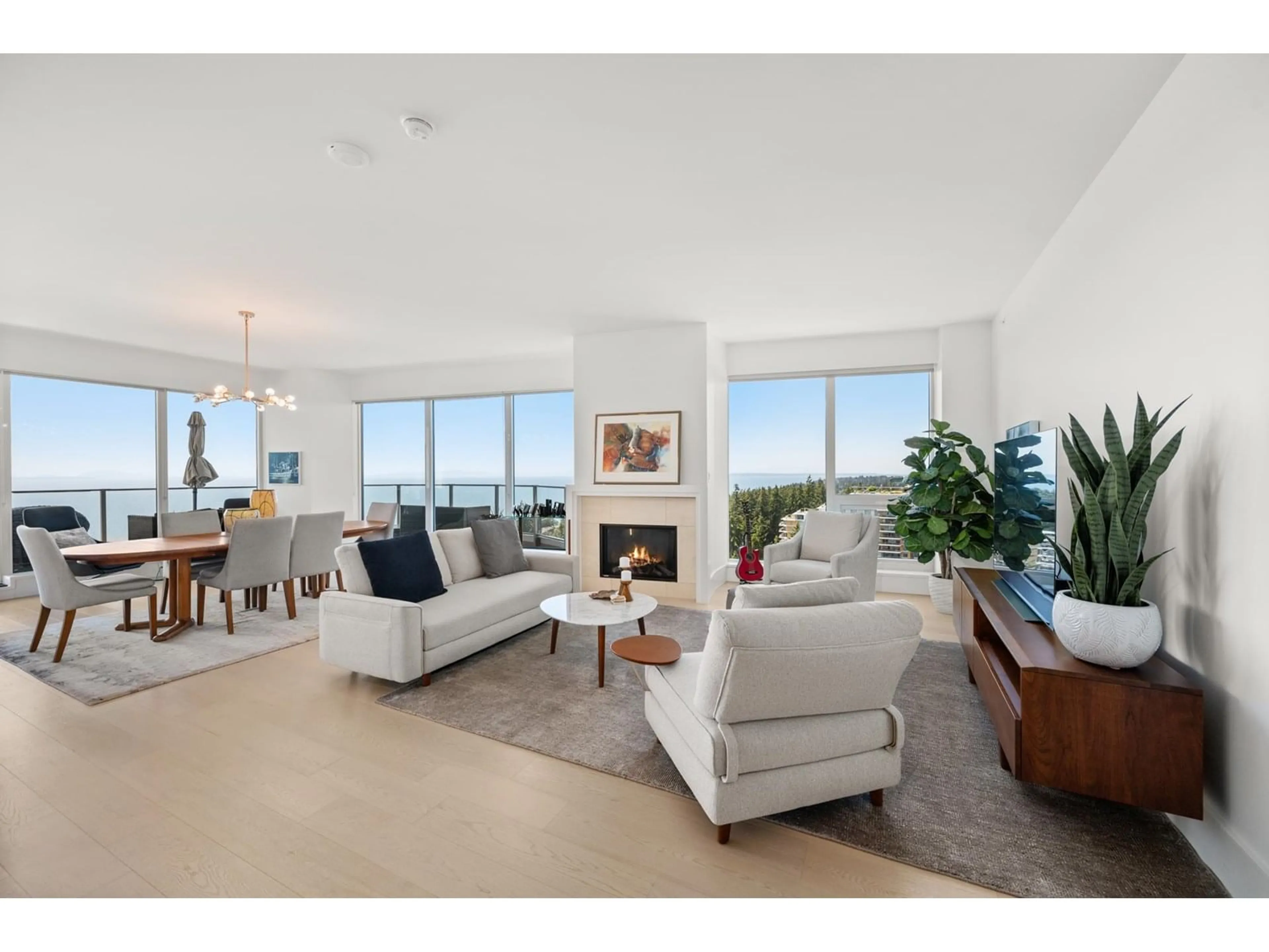 Living room with furniture, unknown for 1601 - 1500 MARTIN, White Rock British Columbia V4B0C2