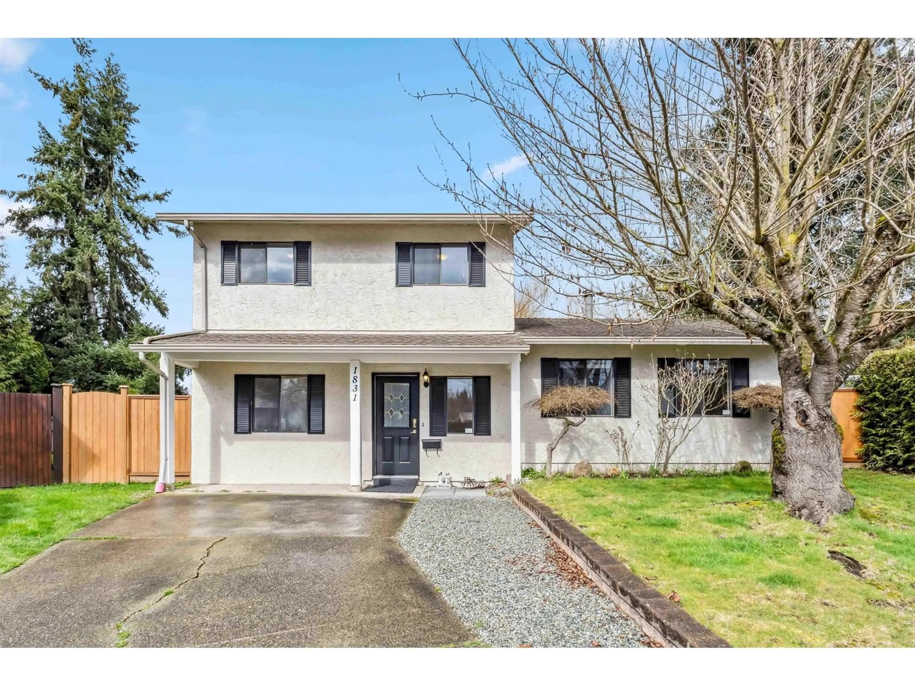Home with vinyl exterior material, street for 1831 KEYS, Abbotsford British Columbia V3S5G9